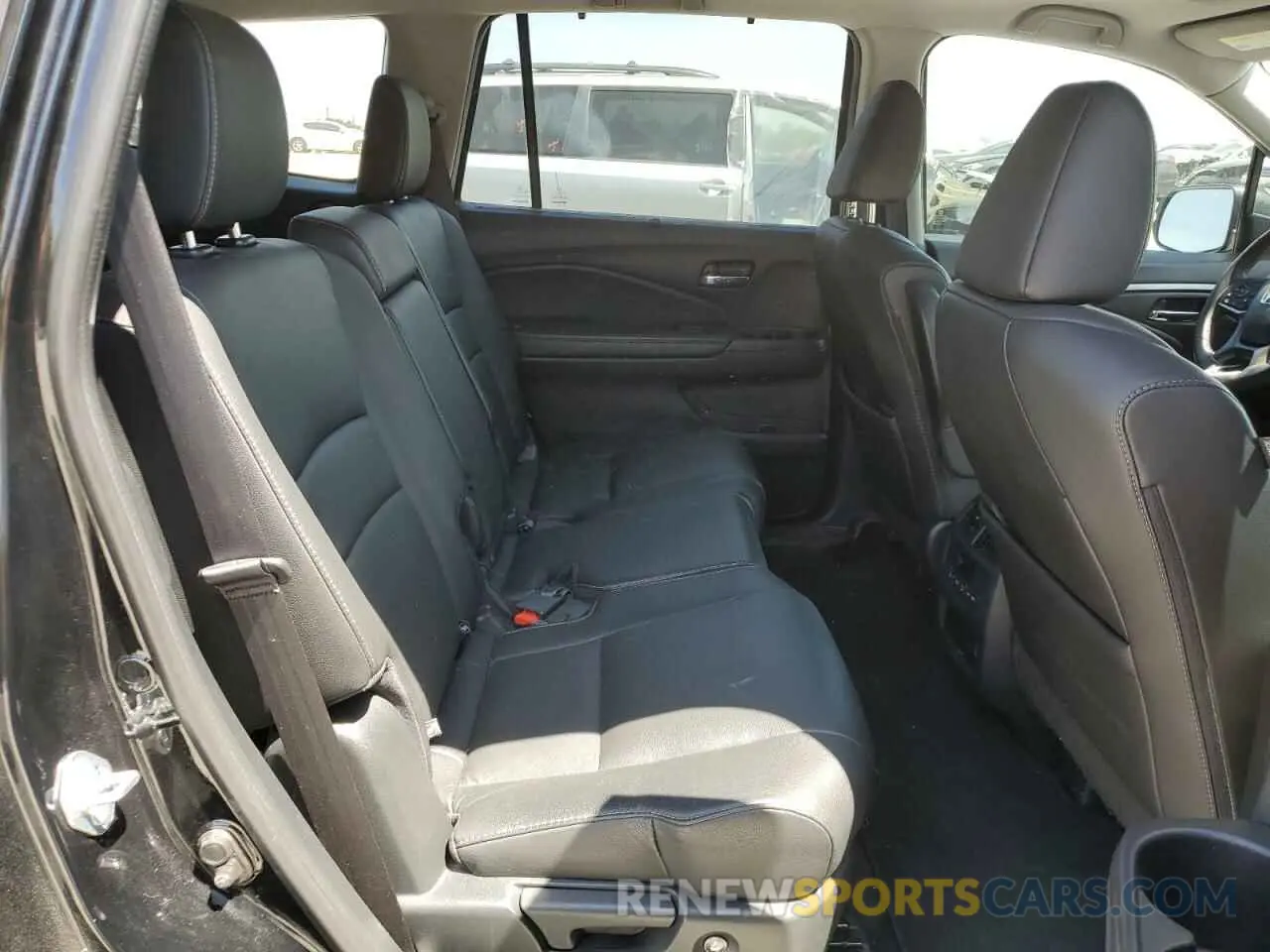 11 Photograph of a damaged car 5FNYF5H51NB038747 HONDA PILOT 2022