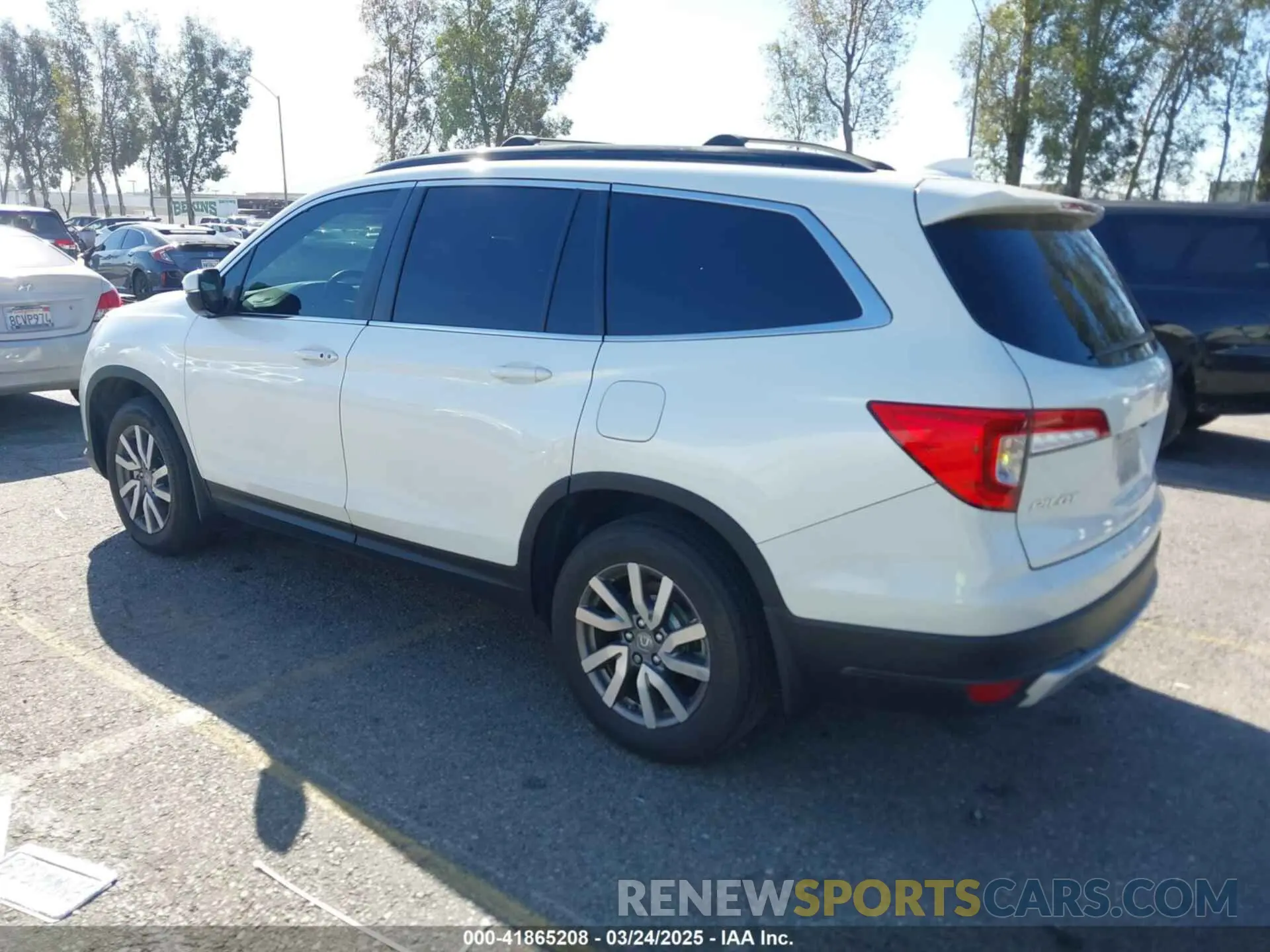 3 Photograph of a damaged car 5FNYF5H52NB009628 HONDA PILOT 2022
