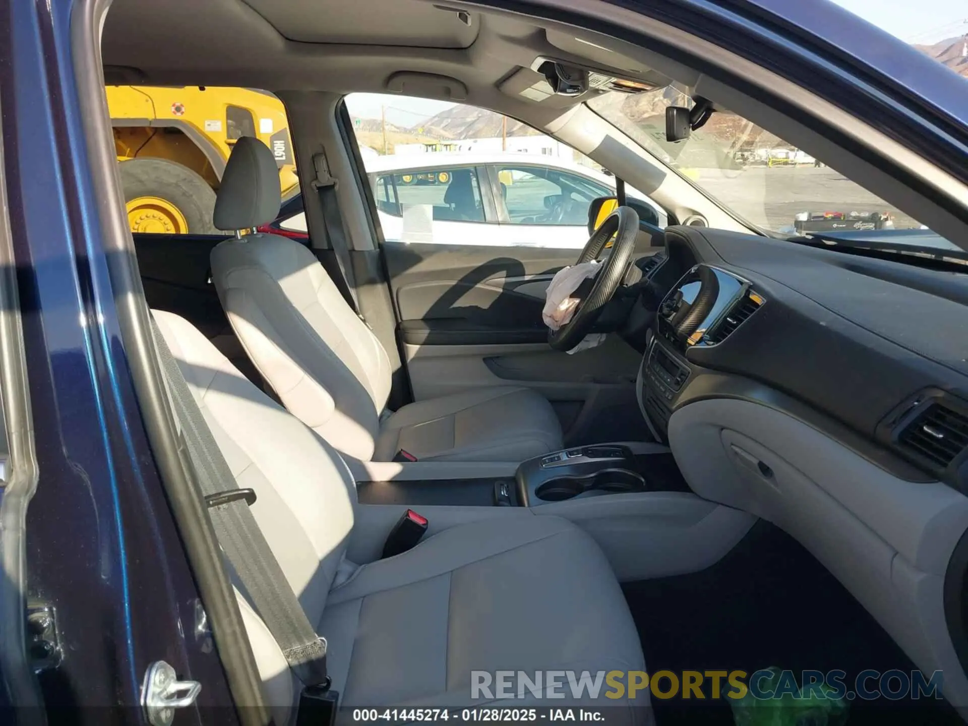 5 Photograph of a damaged car 5FNYF5H53NB006169 HONDA PILOT 2022