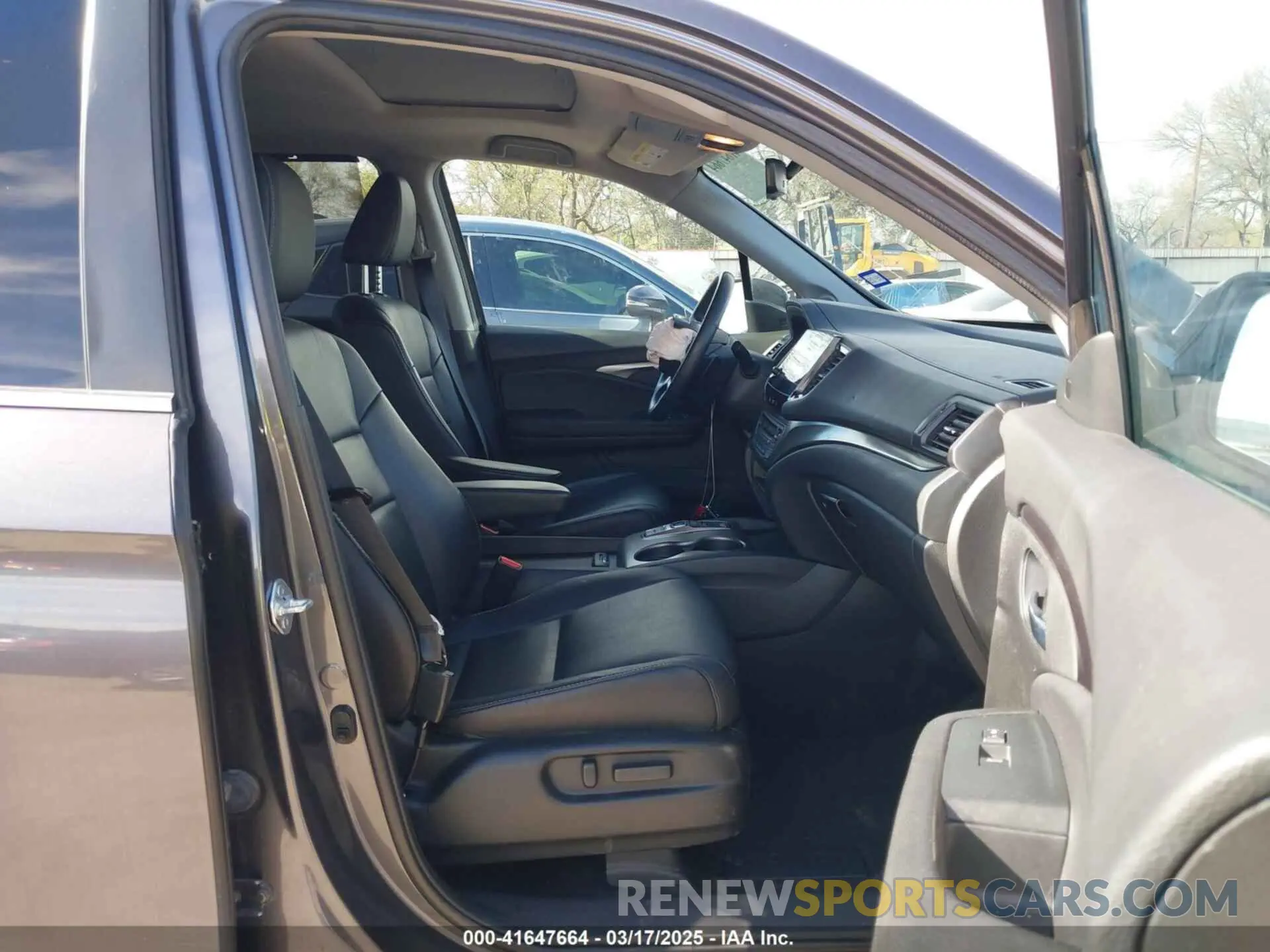 5 Photograph of a damaged car 5FNYF5H54NB036328 HONDA PILOT 2022