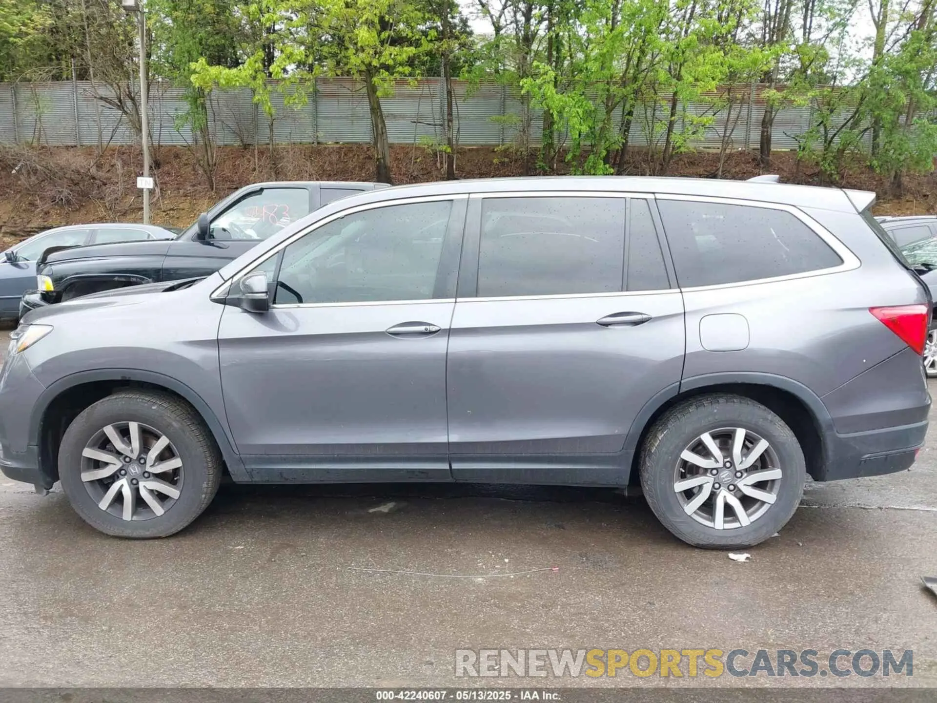 14 Photograph of a damaged car 5FNYF5H55NB006660 HONDA PILOT 2022