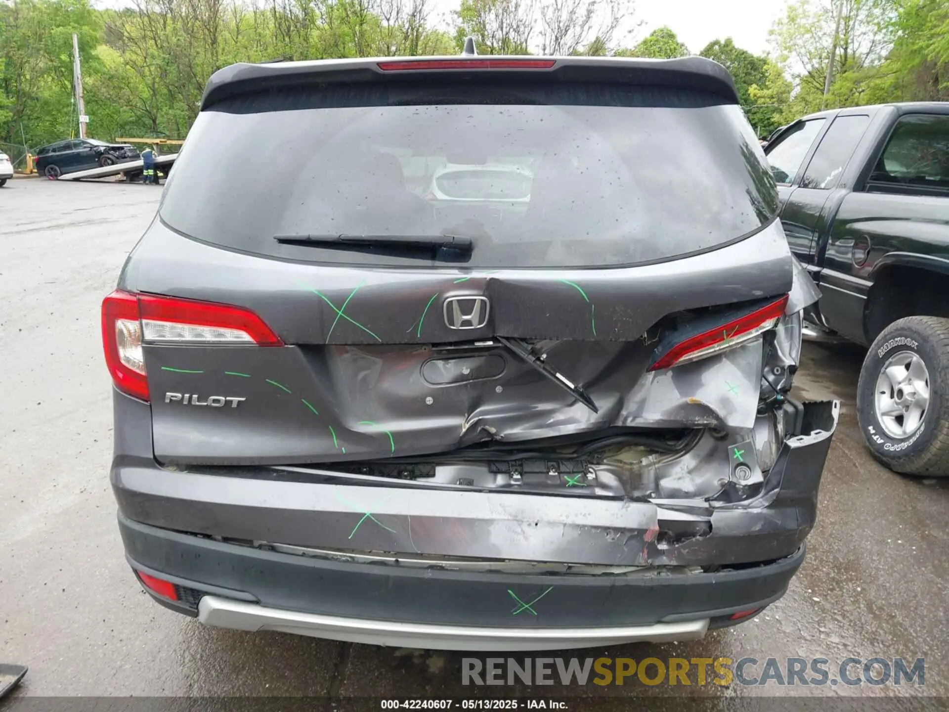 16 Photograph of a damaged car 5FNYF5H55NB006660 HONDA PILOT 2022