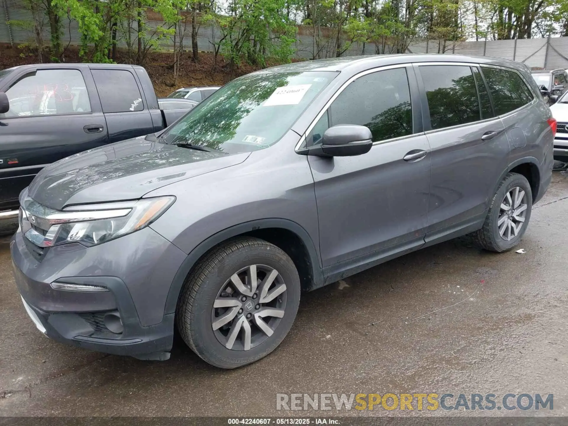 2 Photograph of a damaged car 5FNYF5H55NB006660 HONDA PILOT 2022