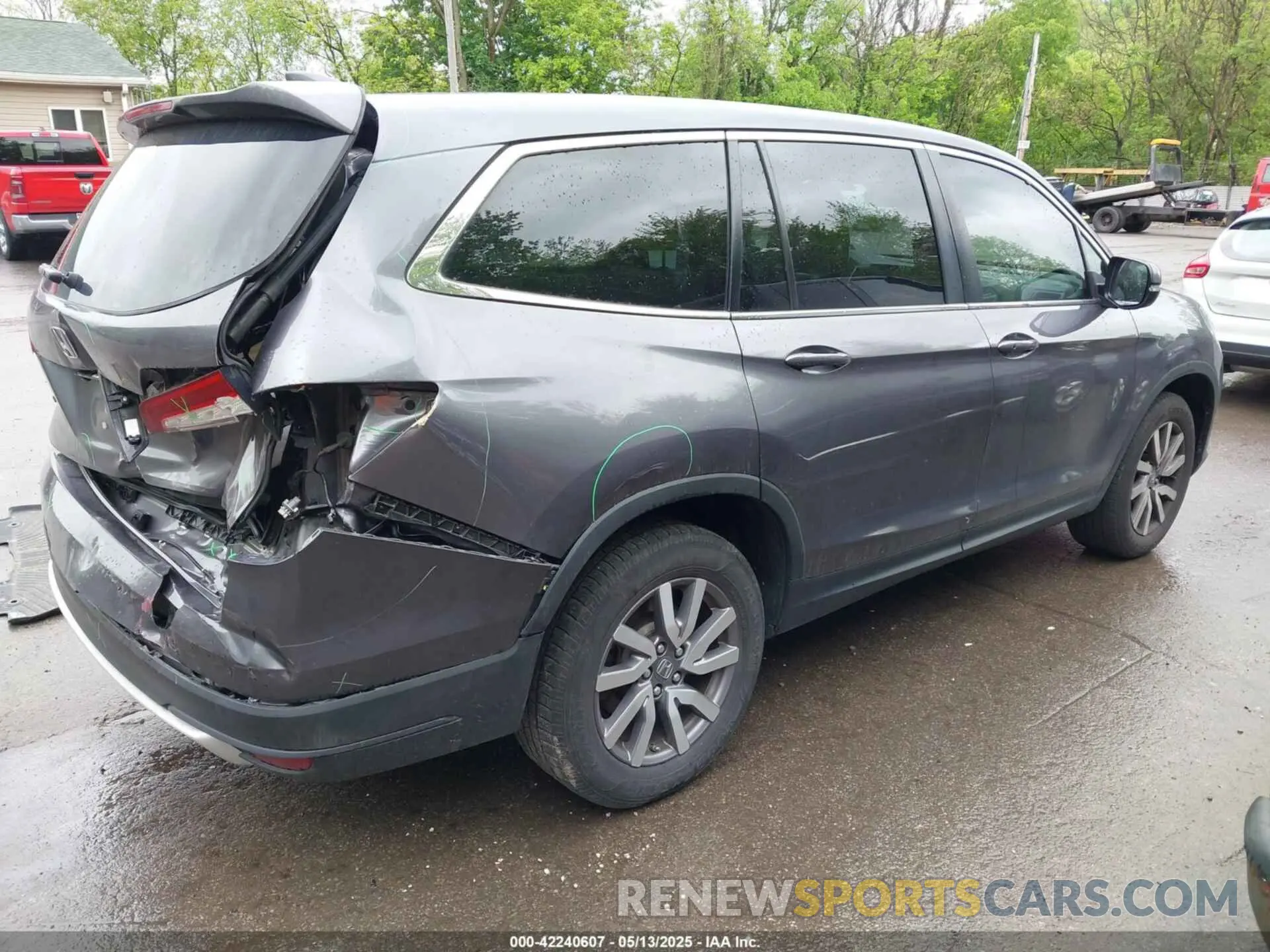 4 Photograph of a damaged car 5FNYF5H55NB006660 HONDA PILOT 2022