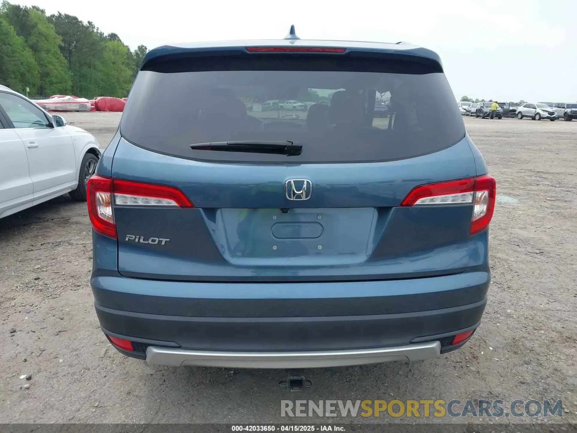 16 Photograph of a damaged car 5FNYF5H56NB008417 HONDA PILOT 2022