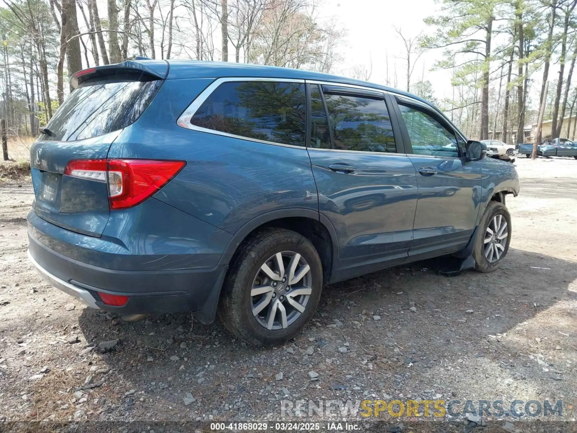 4 Photograph of a damaged car 5FNYF5H58NB007897 HONDA PILOT 2022