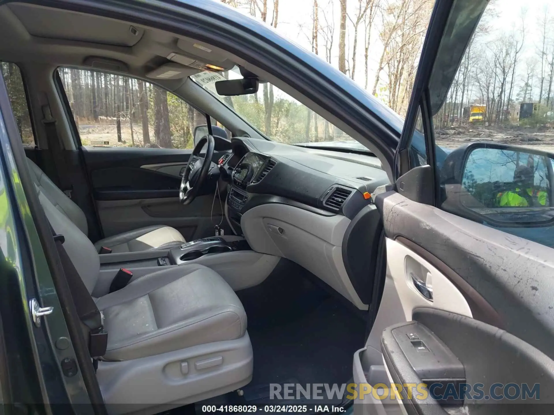 5 Photograph of a damaged car 5FNYF5H58NB007897 HONDA PILOT 2022