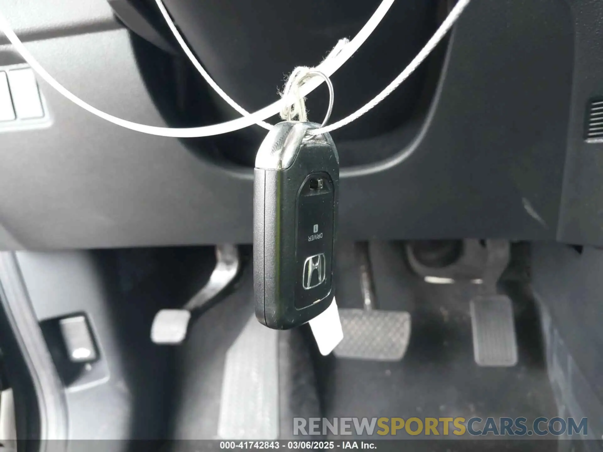 11 Photograph of a damaged car 5FNYF5H59NB038995 HONDA PILOT 2022