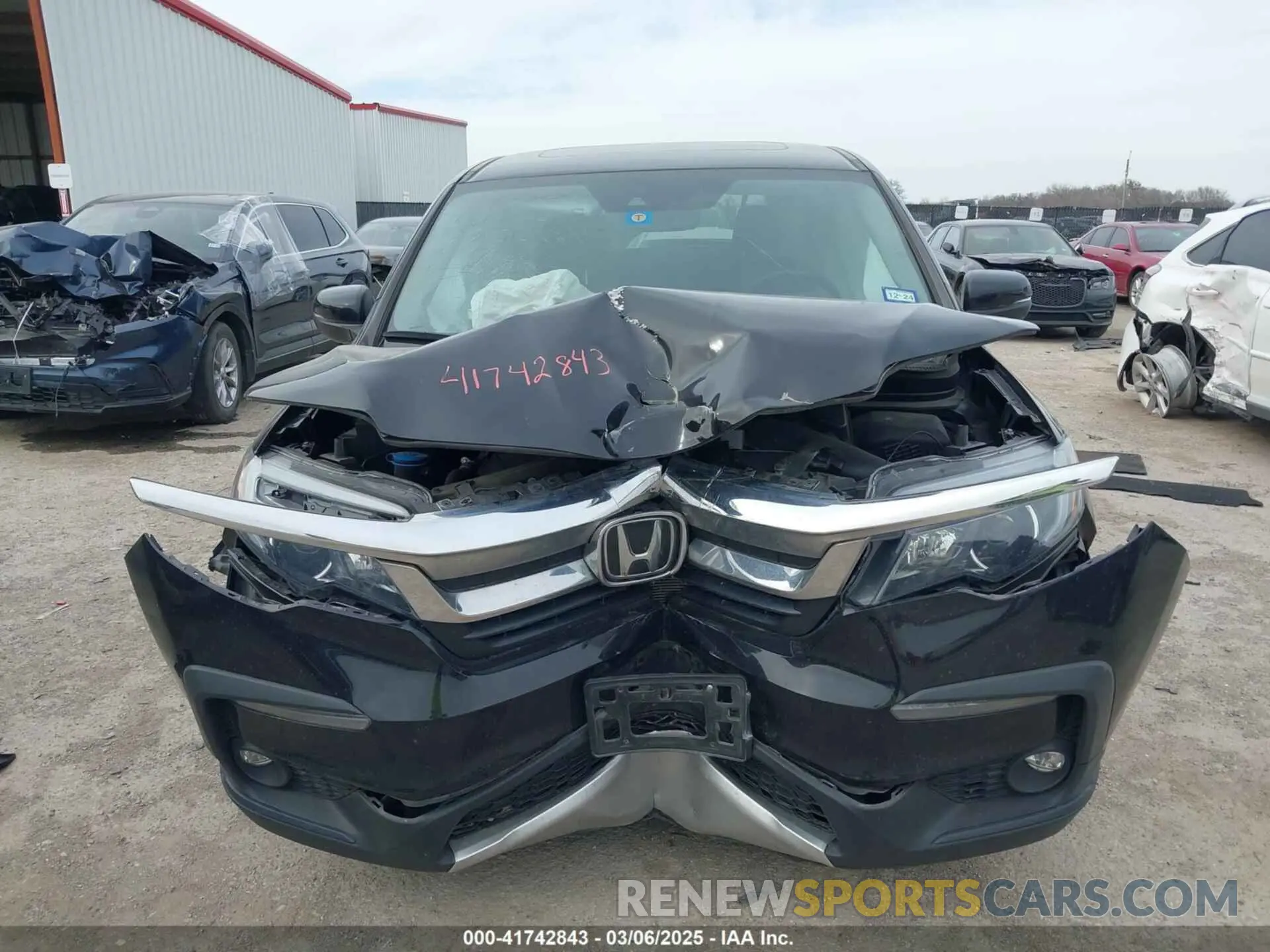 13 Photograph of a damaged car 5FNYF5H59NB038995 HONDA PILOT 2022