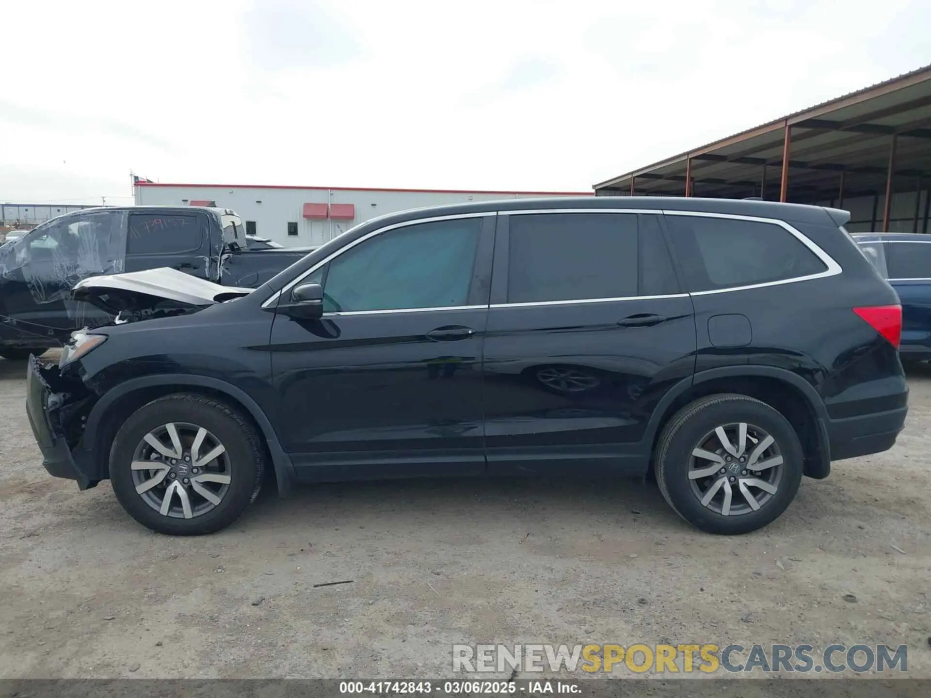 15 Photograph of a damaged car 5FNYF5H59NB038995 HONDA PILOT 2022