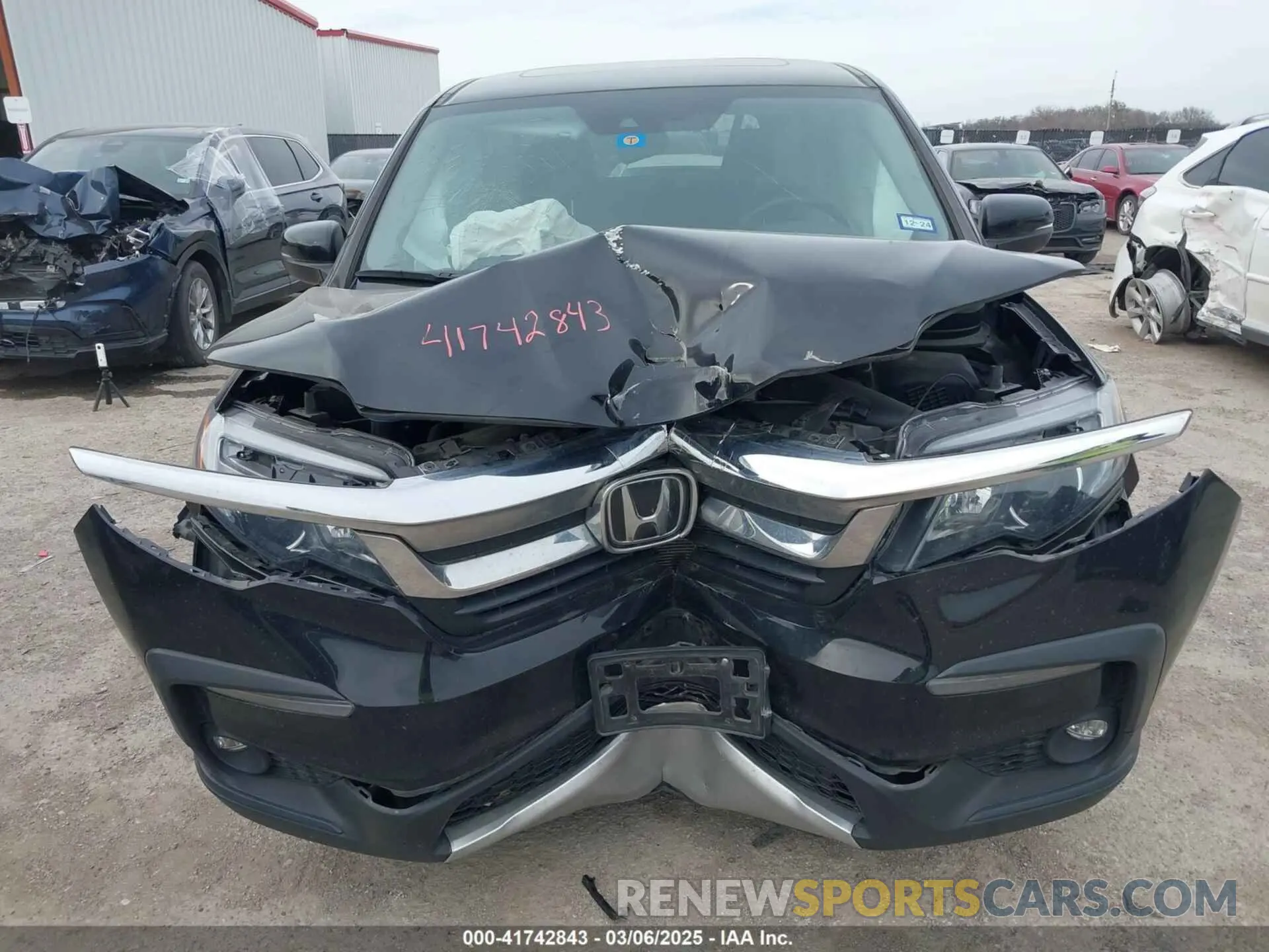 6 Photograph of a damaged car 5FNYF5H59NB038995 HONDA PILOT 2022