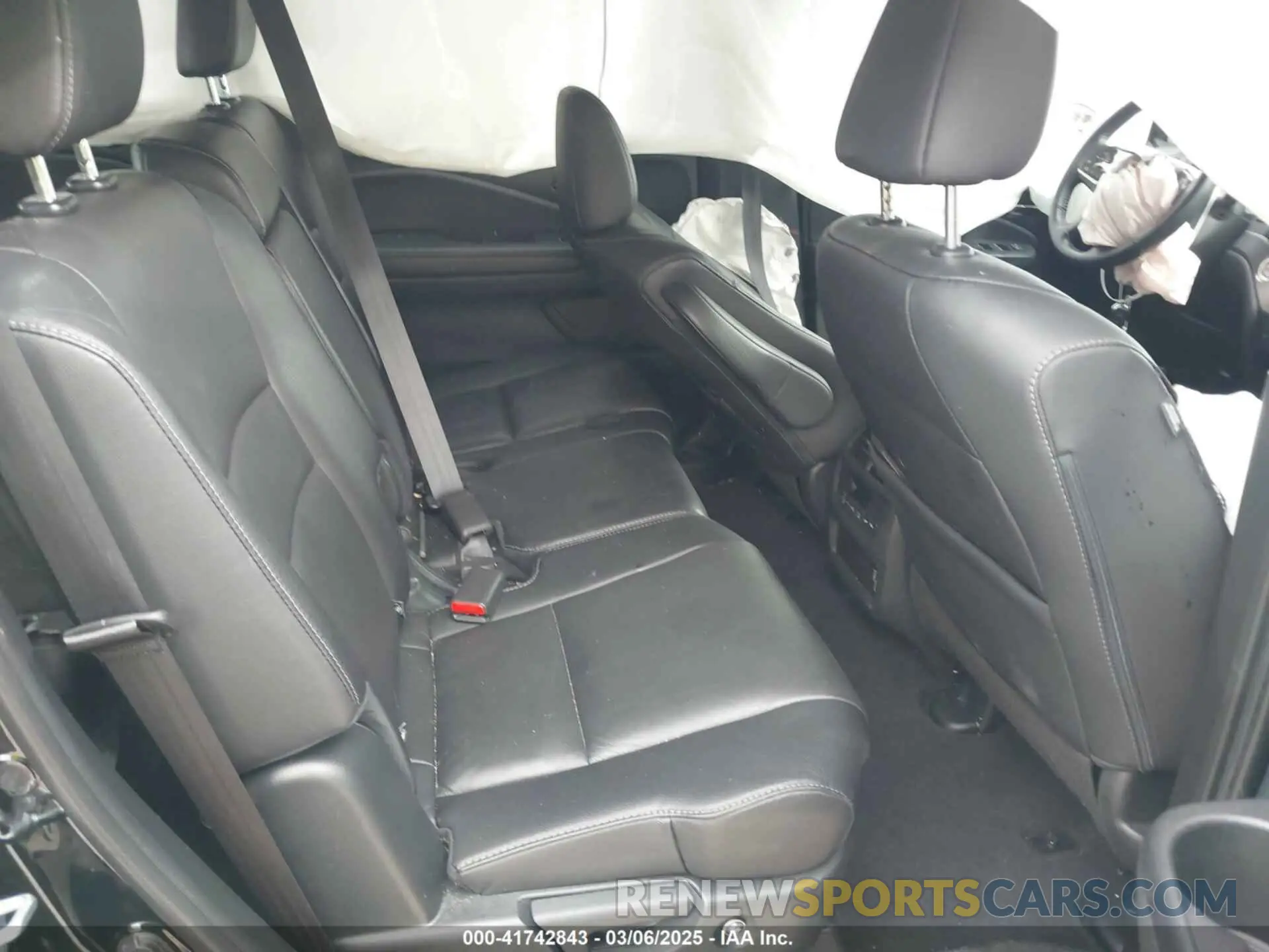 8 Photograph of a damaged car 5FNYF5H59NB038995 HONDA PILOT 2022
