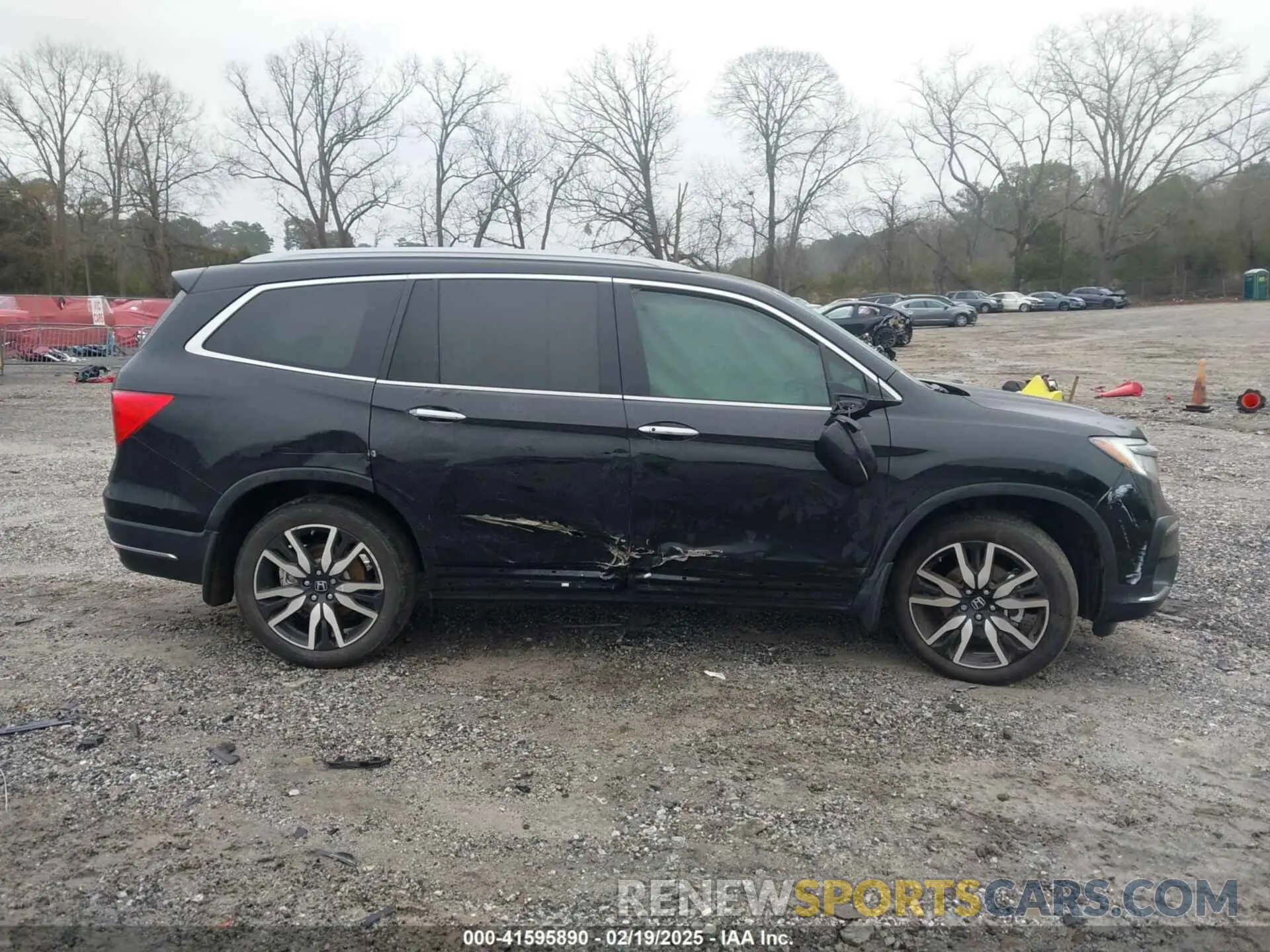 13 Photograph of a damaged car 5FNYF5H61NB013372 HONDA PILOT 2022