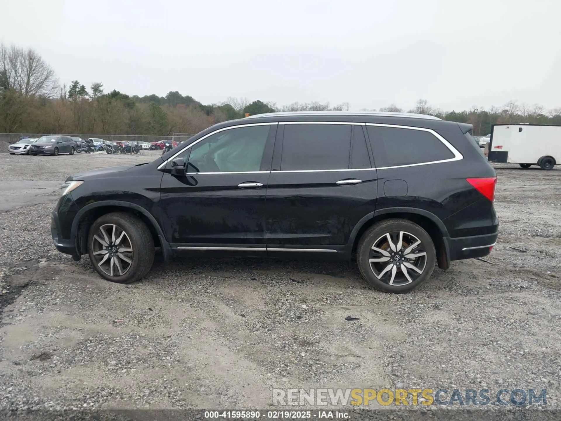 14 Photograph of a damaged car 5FNYF5H61NB013372 HONDA PILOT 2022