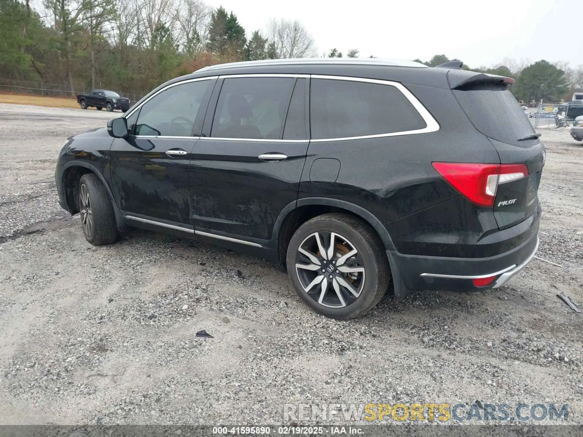 3 Photograph of a damaged car 5FNYF5H61NB013372 HONDA PILOT 2022