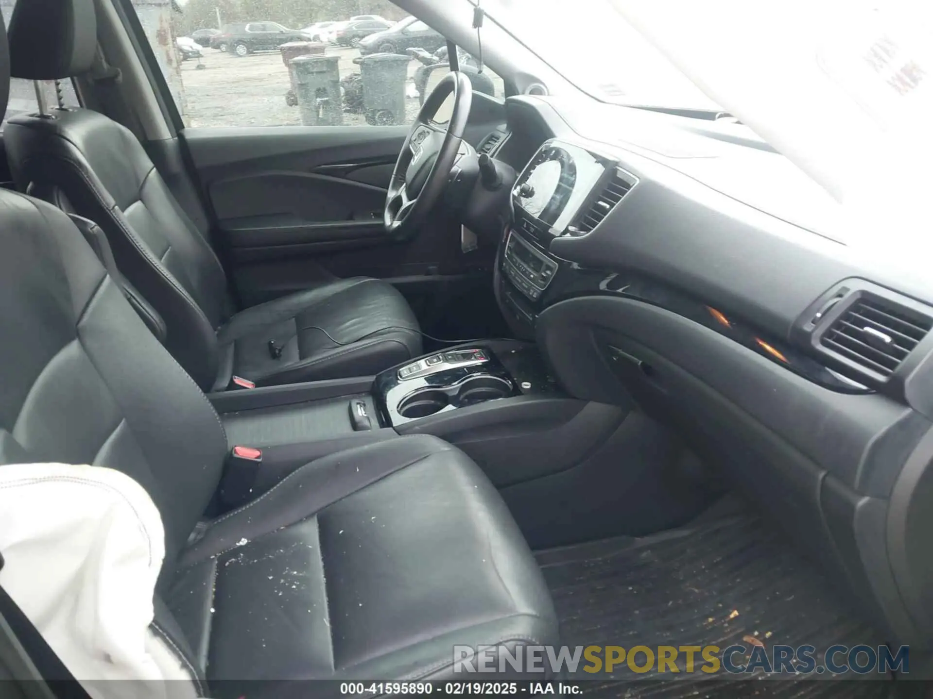 5 Photograph of a damaged car 5FNYF5H61NB013372 HONDA PILOT 2022