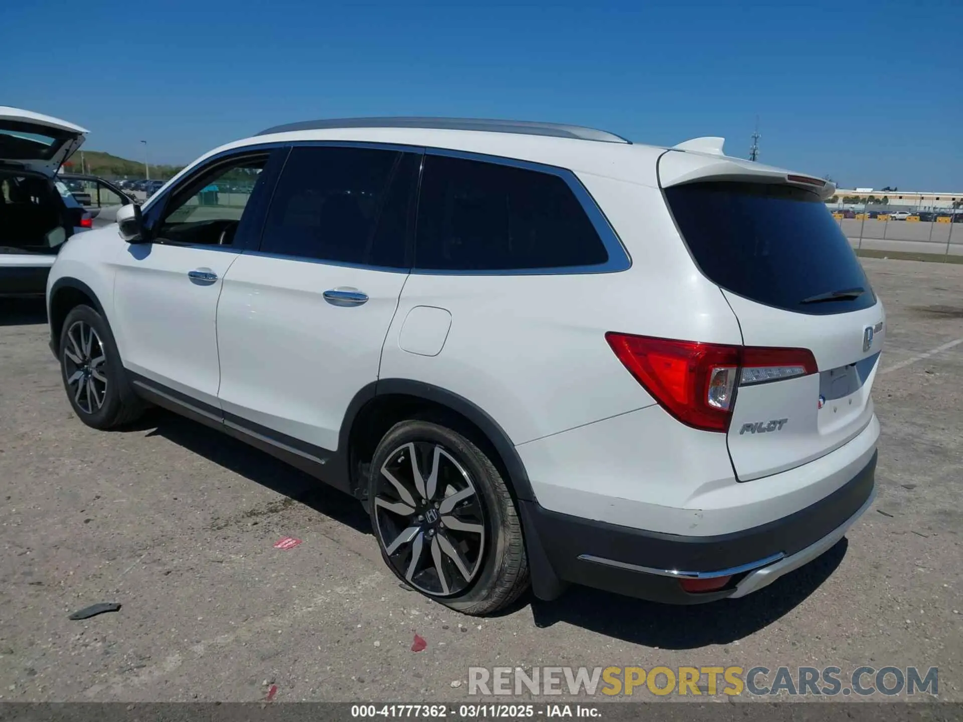 3 Photograph of a damaged car 5FNYF5H66NB034248 HONDA PILOT 2022