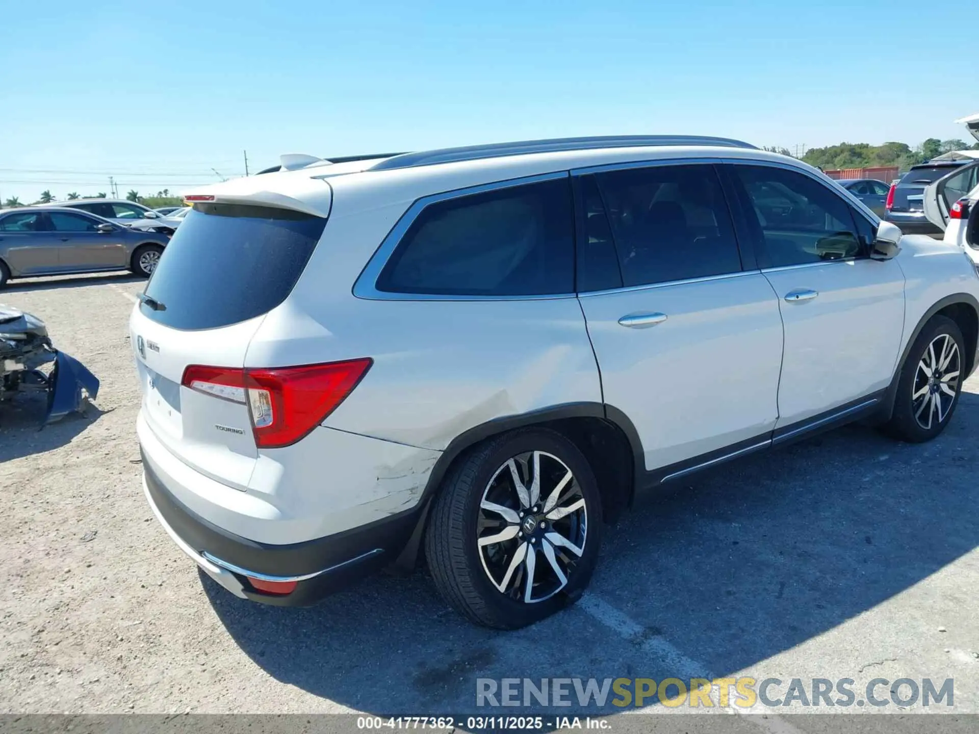 4 Photograph of a damaged car 5FNYF5H66NB034248 HONDA PILOT 2022