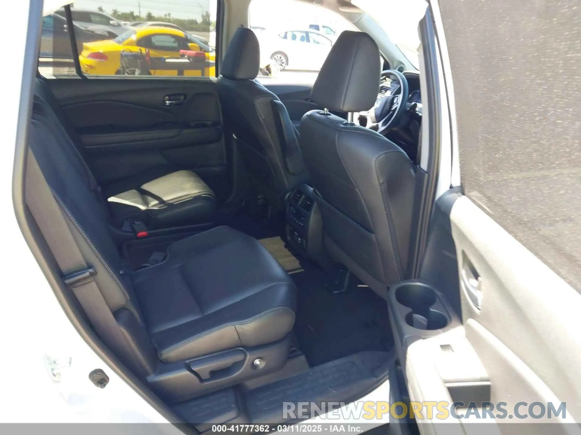 8 Photograph of a damaged car 5FNYF5H66NB034248 HONDA PILOT 2022