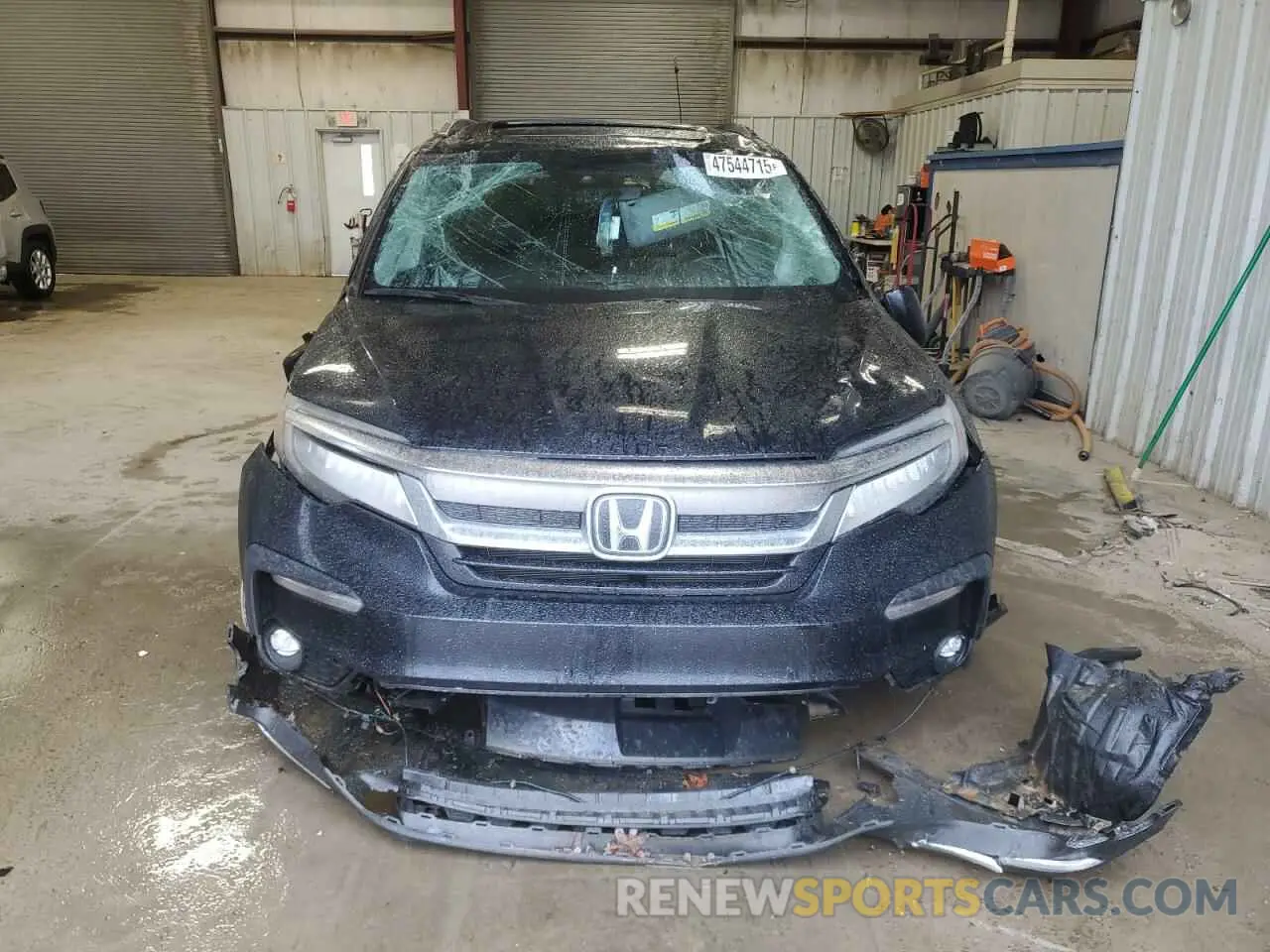 5 Photograph of a damaged car 5FNYF5H68NB029827 HONDA PILOT 2022
