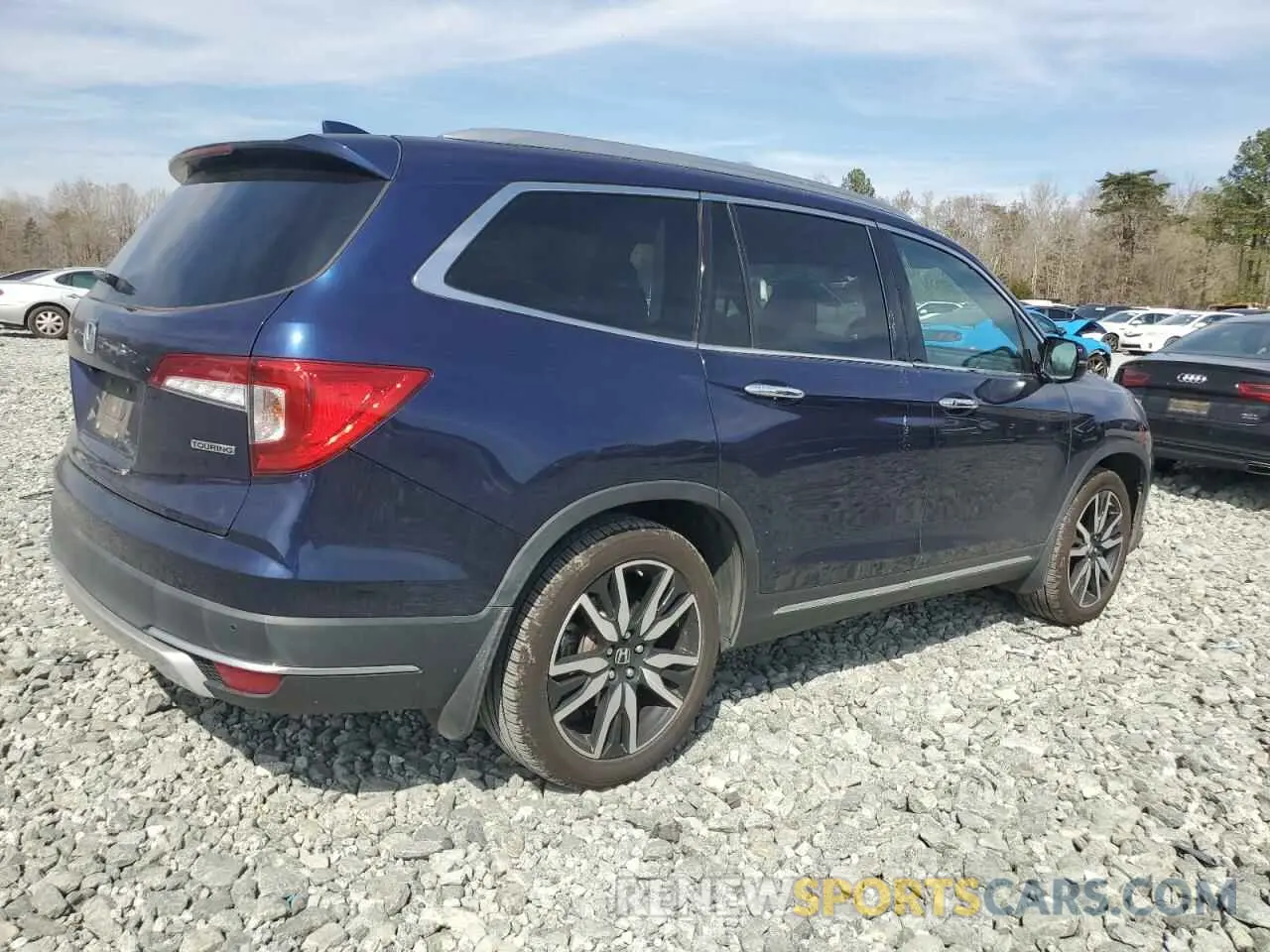 3 Photograph of a damaged car 5FNYF5H94NB001839 HONDA PILOT 2022