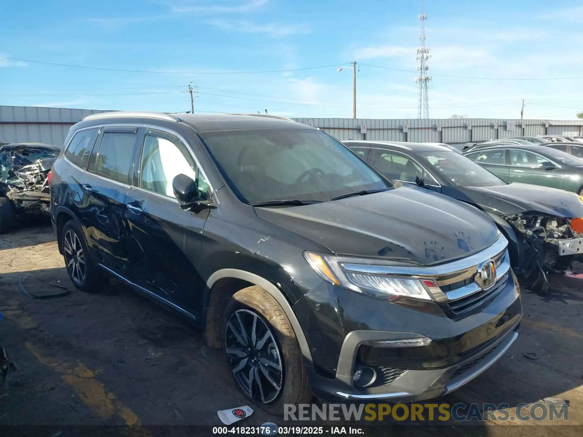 1 Photograph of a damaged car 5FNYF6H03NB085997 HONDA PILOT 2022