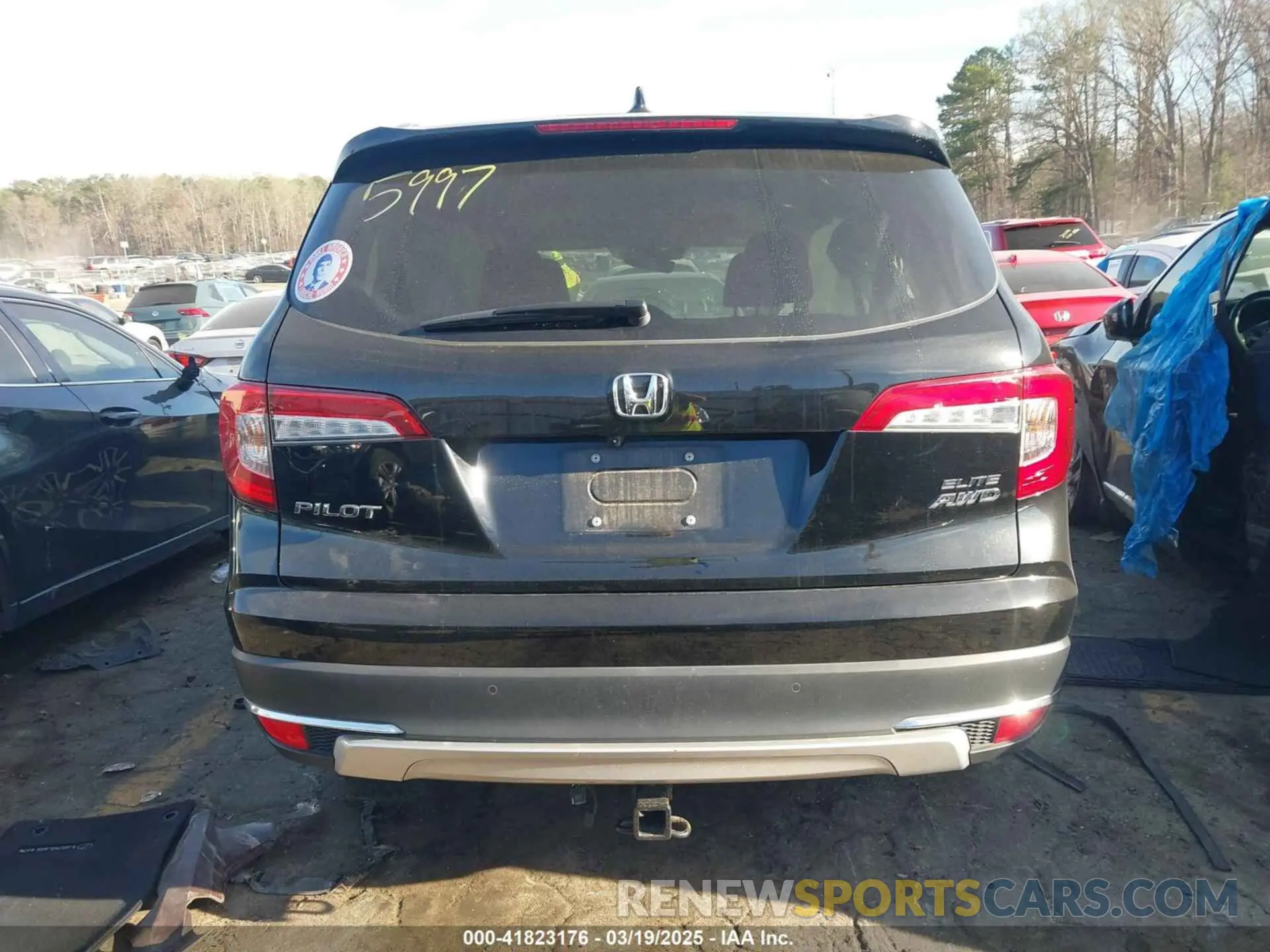 16 Photograph of a damaged car 5FNYF6H03NB085997 HONDA PILOT 2022