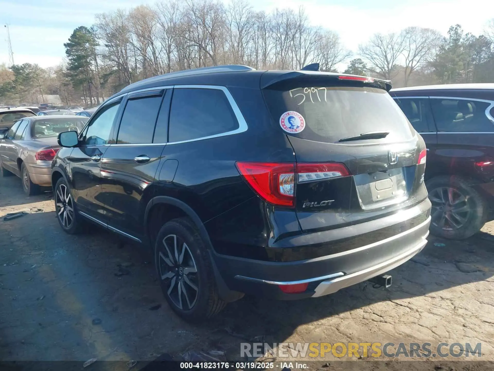 3 Photograph of a damaged car 5FNYF6H03NB085997 HONDA PILOT 2022