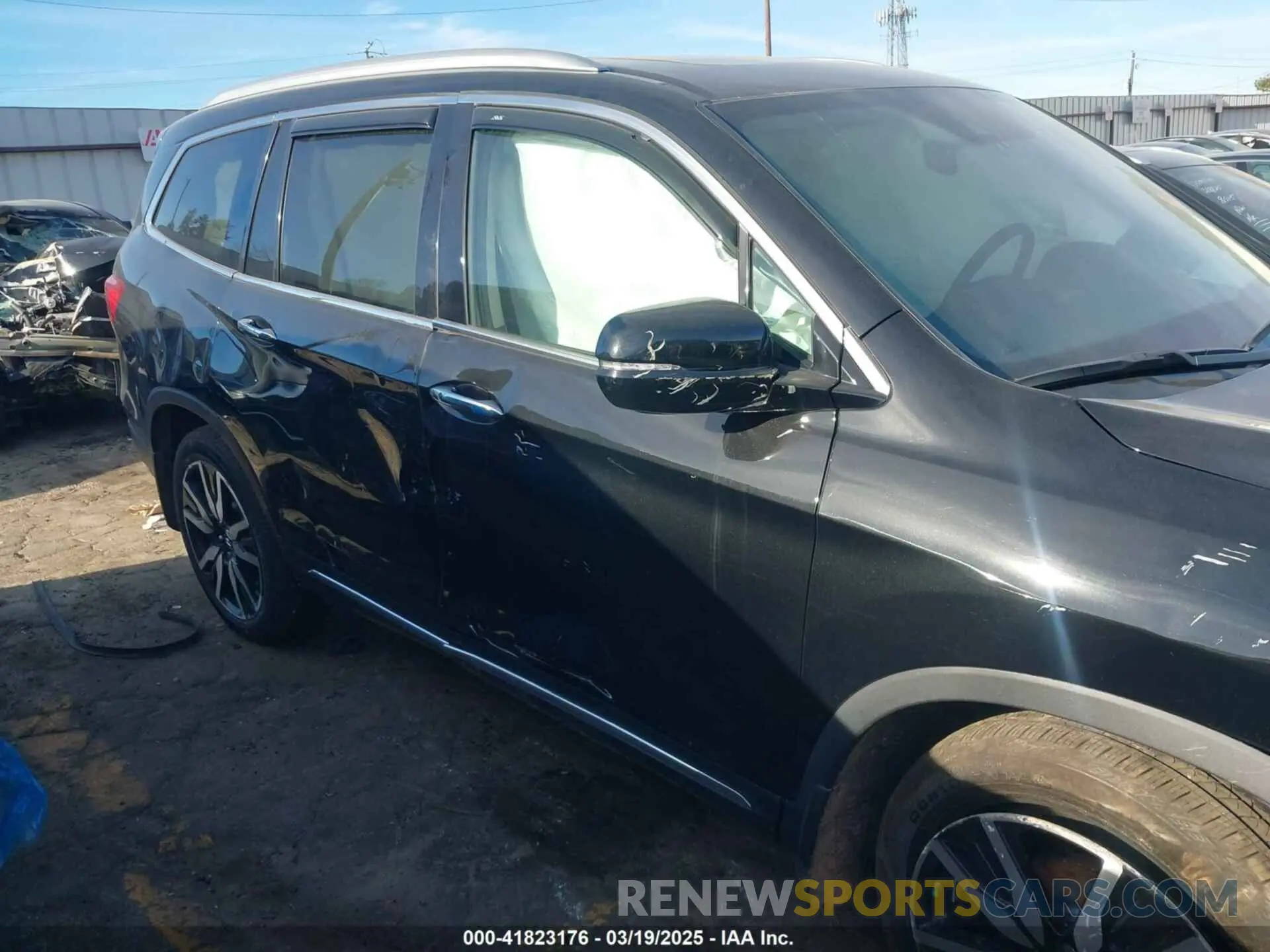 6 Photograph of a damaged car 5FNYF6H03NB085997 HONDA PILOT 2022