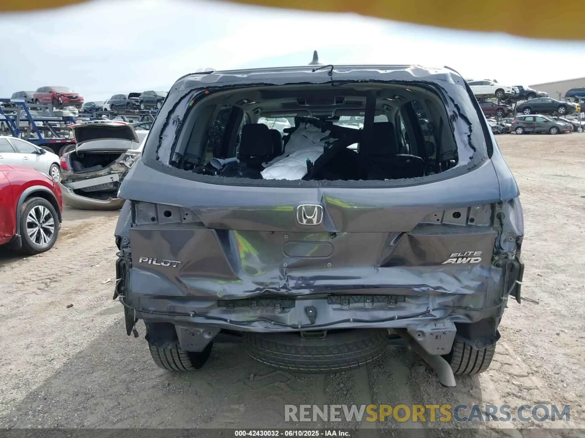 16 Photograph of a damaged car 5FNYF6H04NB025212 HONDA PILOT 2022