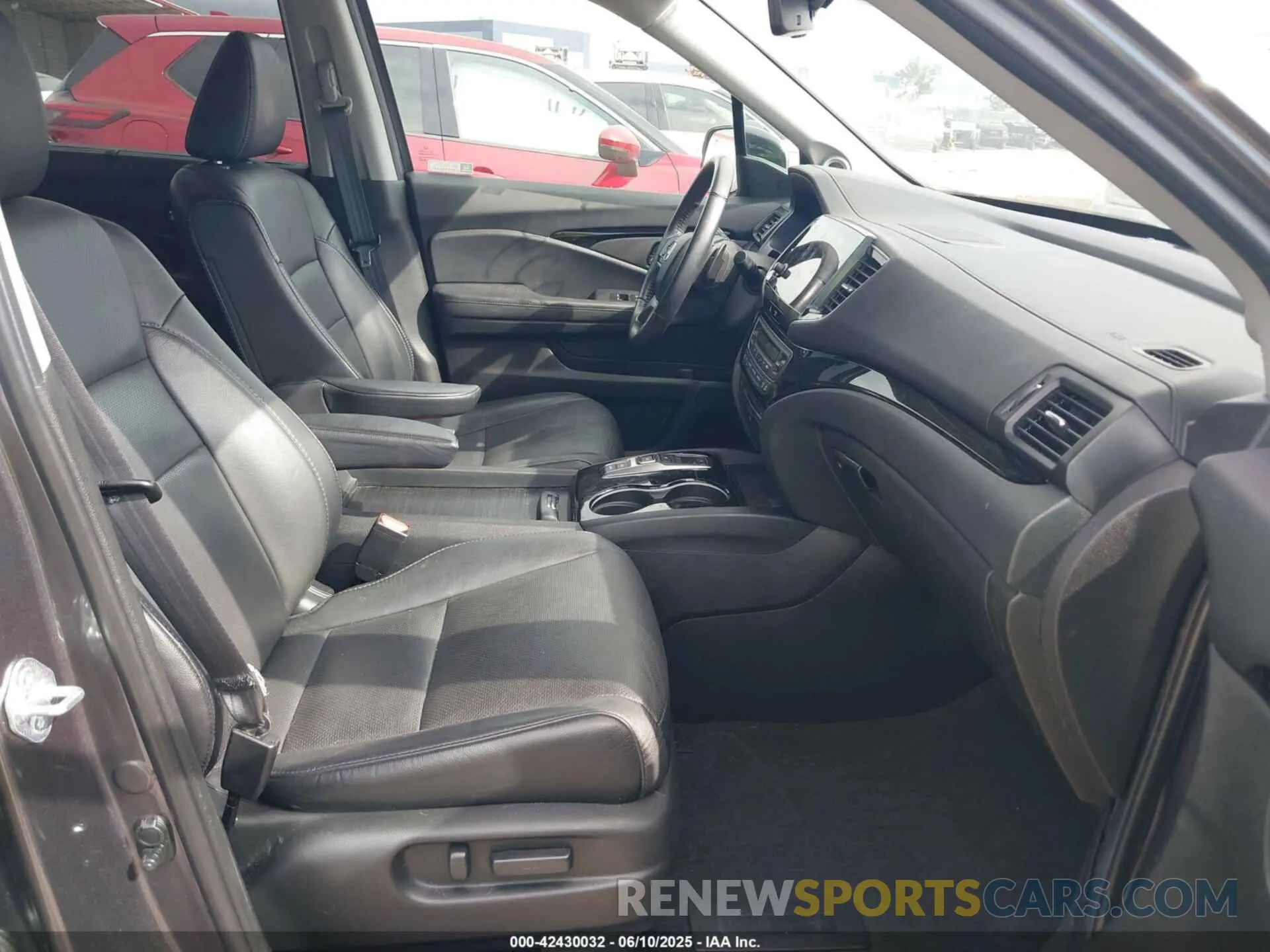 5 Photograph of a damaged car 5FNYF6H04NB025212 HONDA PILOT 2022