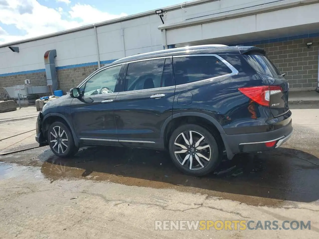 2 Photograph of a damaged car 5FNYF6H06NB030069 HONDA PILOT 2022