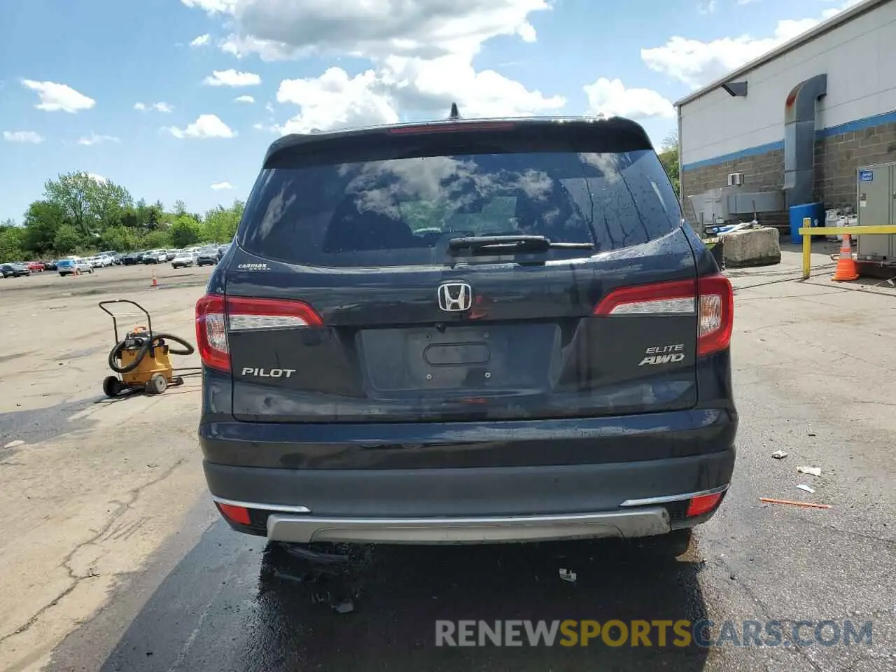 6 Photograph of a damaged car 5FNYF6H06NB030069 HONDA PILOT 2022