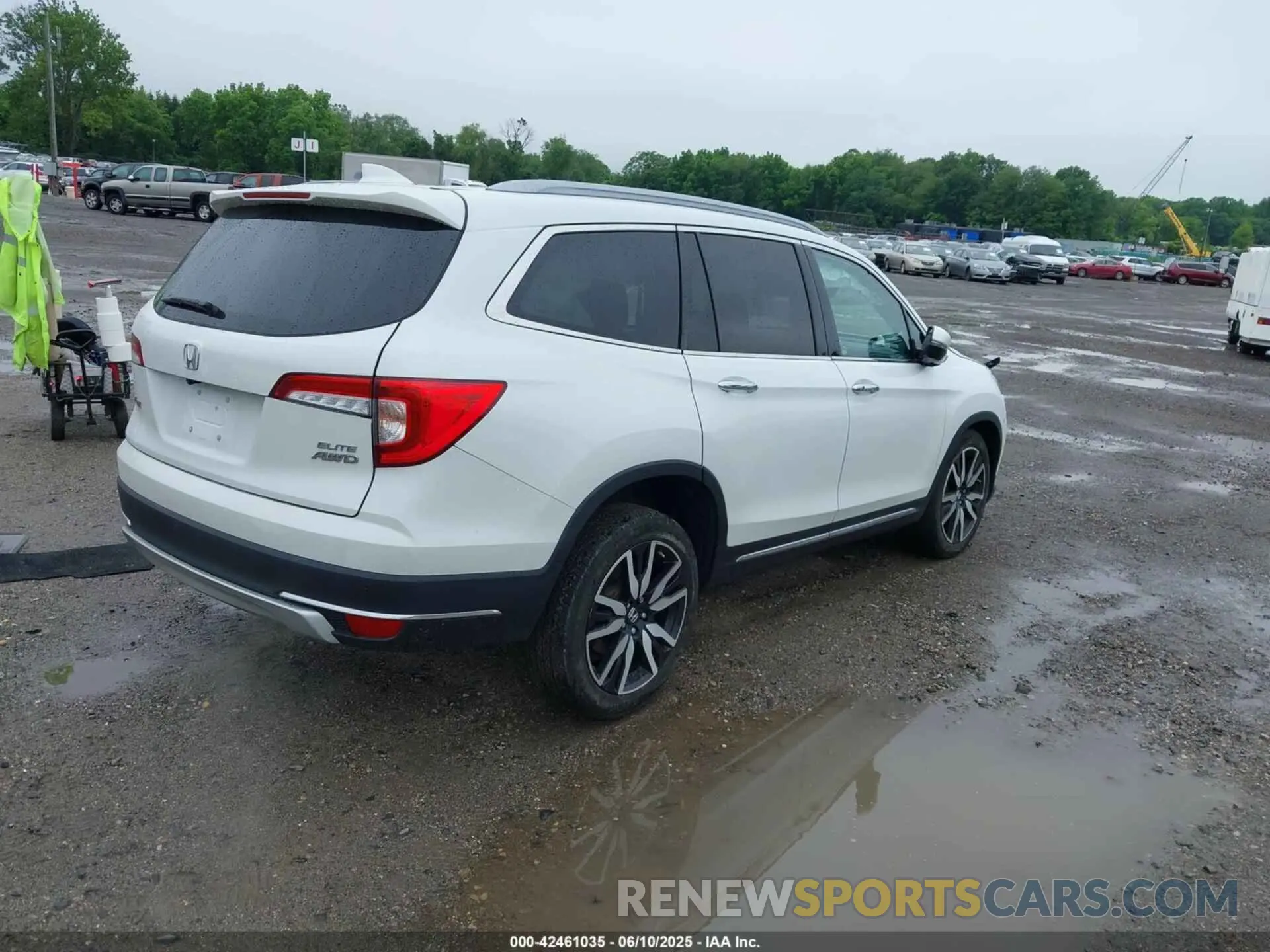 4 Photograph of a damaged car 5FNYF6H06NB061838 HONDA PILOT 2022