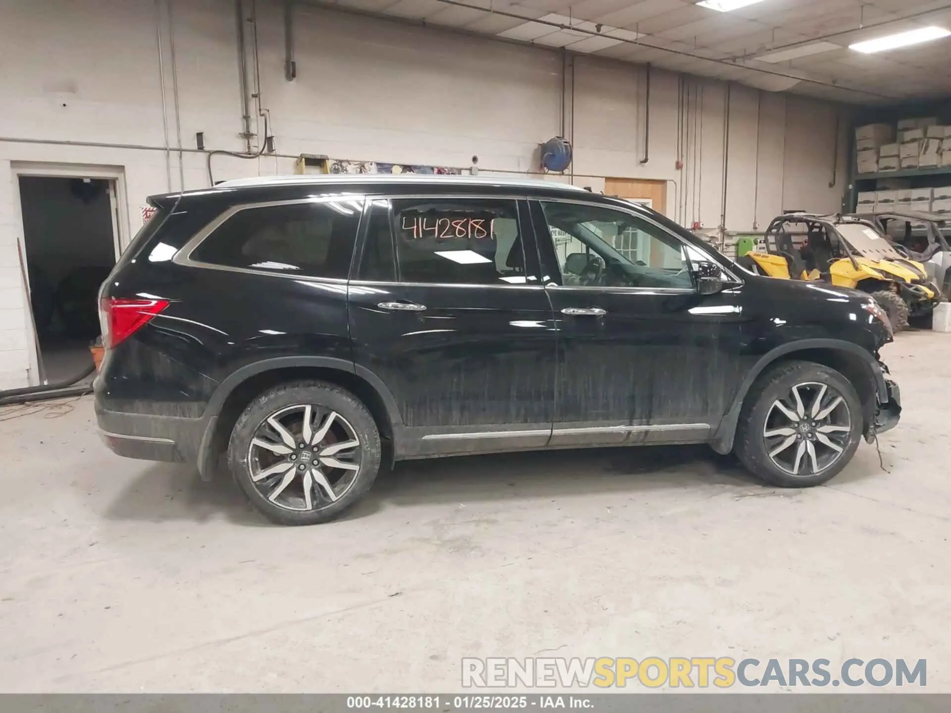 13 Photograph of a damaged car 5FNYF6H07NB093519 HONDA PILOT 2022