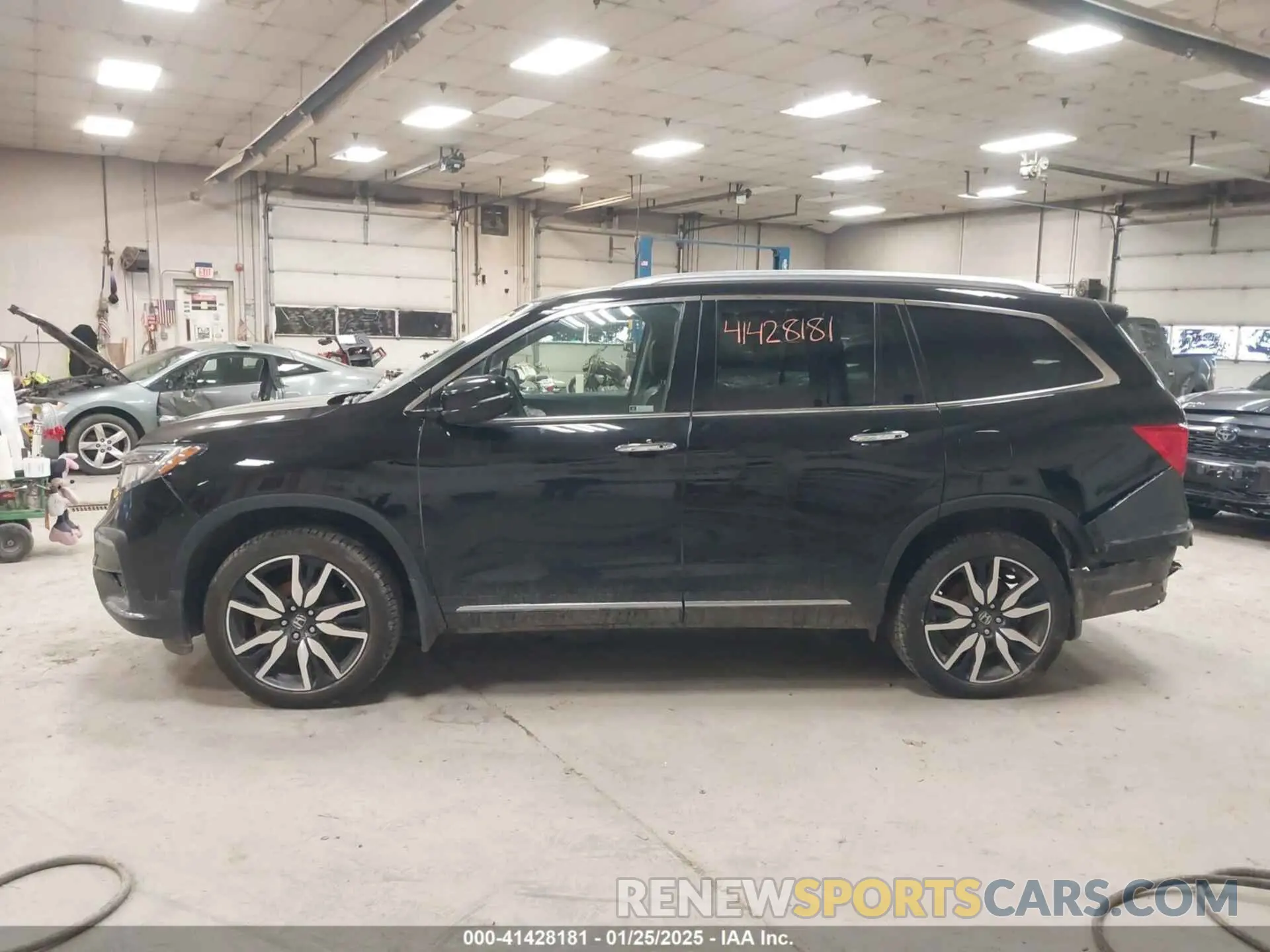 14 Photograph of a damaged car 5FNYF6H07NB093519 HONDA PILOT 2022