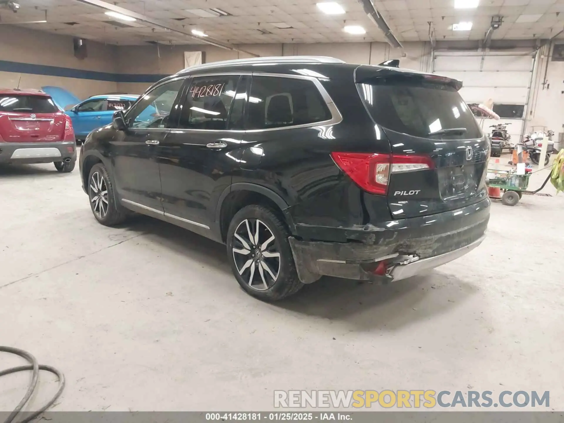 3 Photograph of a damaged car 5FNYF6H07NB093519 HONDA PILOT 2022