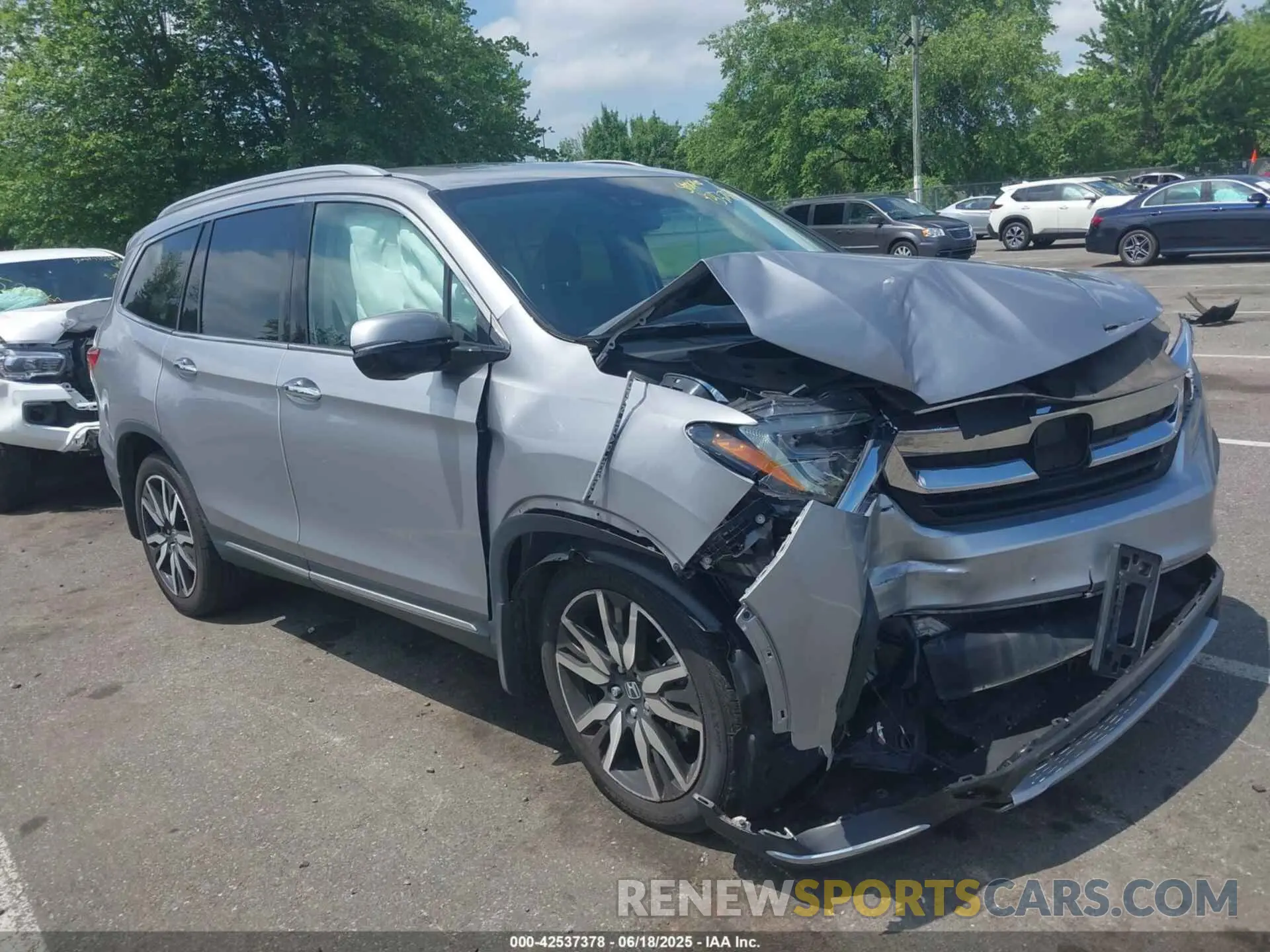 1 Photograph of a damaged car 5FNYF6H08NB030669 HONDA PILOT 2022