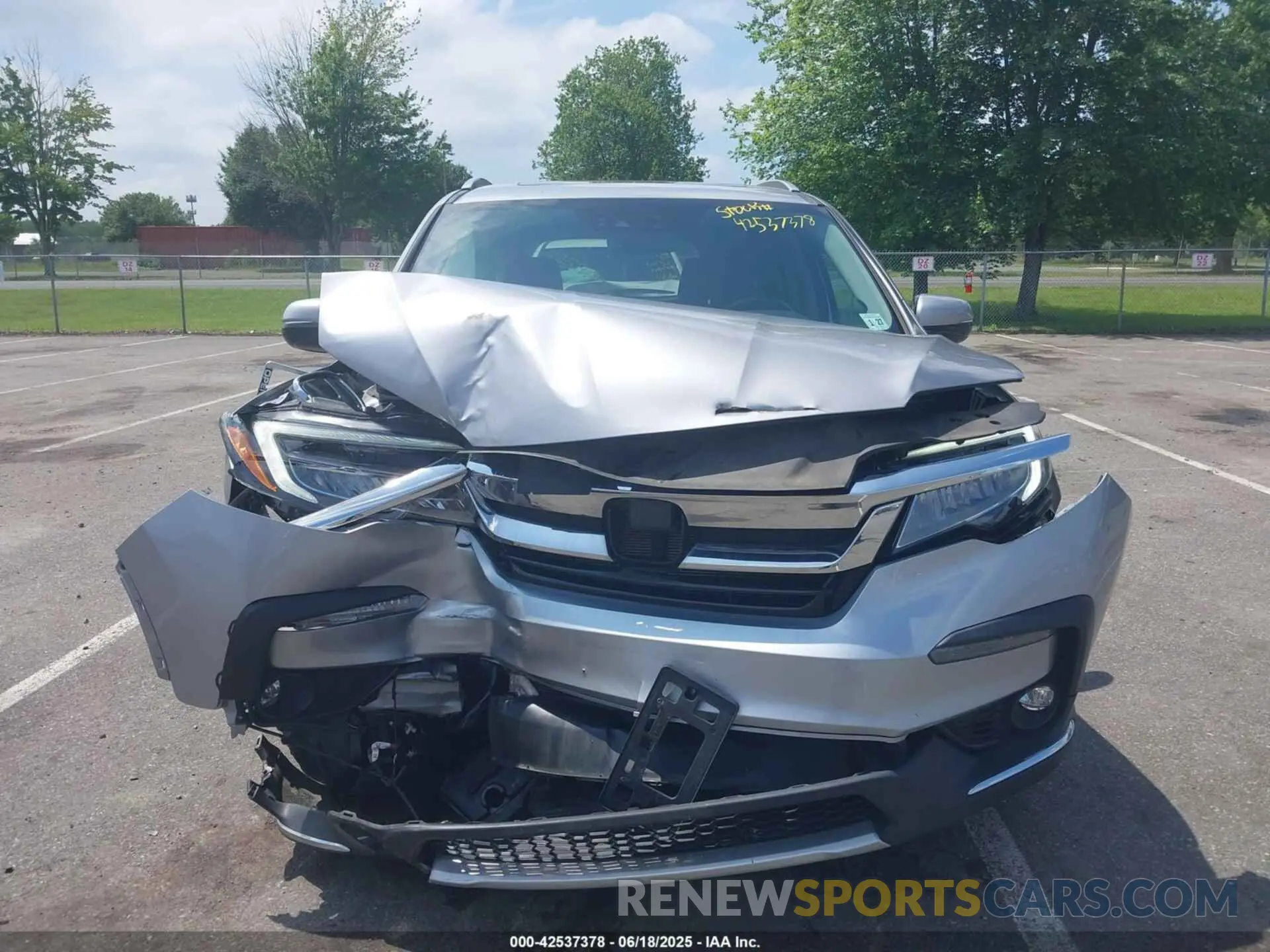 12 Photograph of a damaged car 5FNYF6H08NB030669 HONDA PILOT 2022