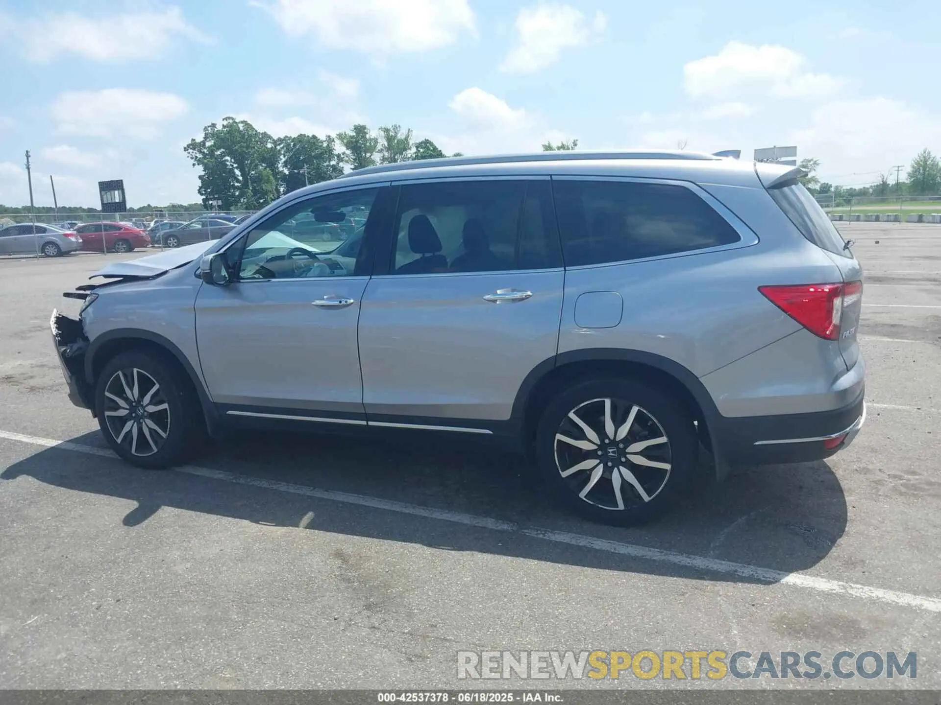 14 Photograph of a damaged car 5FNYF6H08NB030669 HONDA PILOT 2022