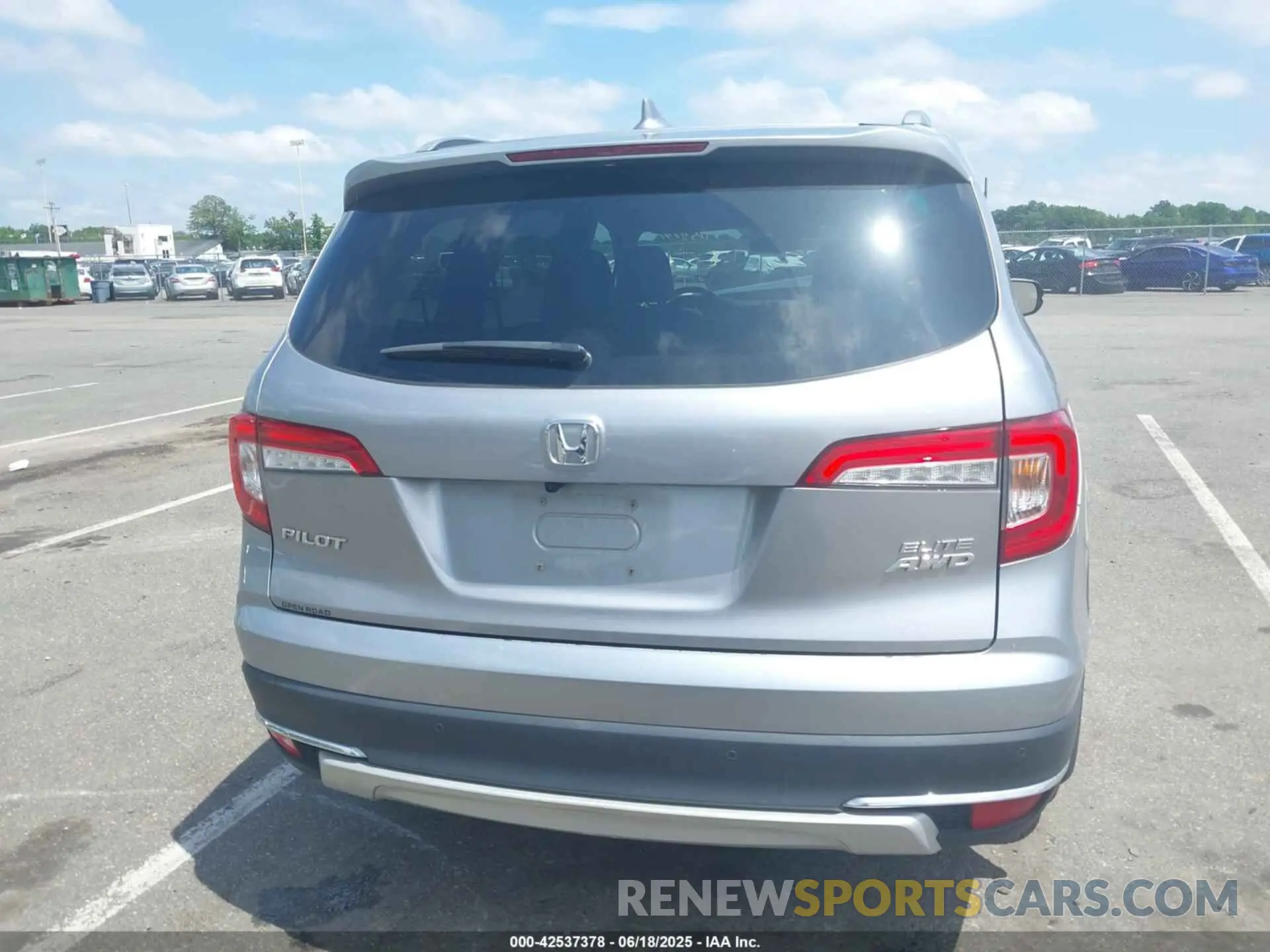 16 Photograph of a damaged car 5FNYF6H08NB030669 HONDA PILOT 2022