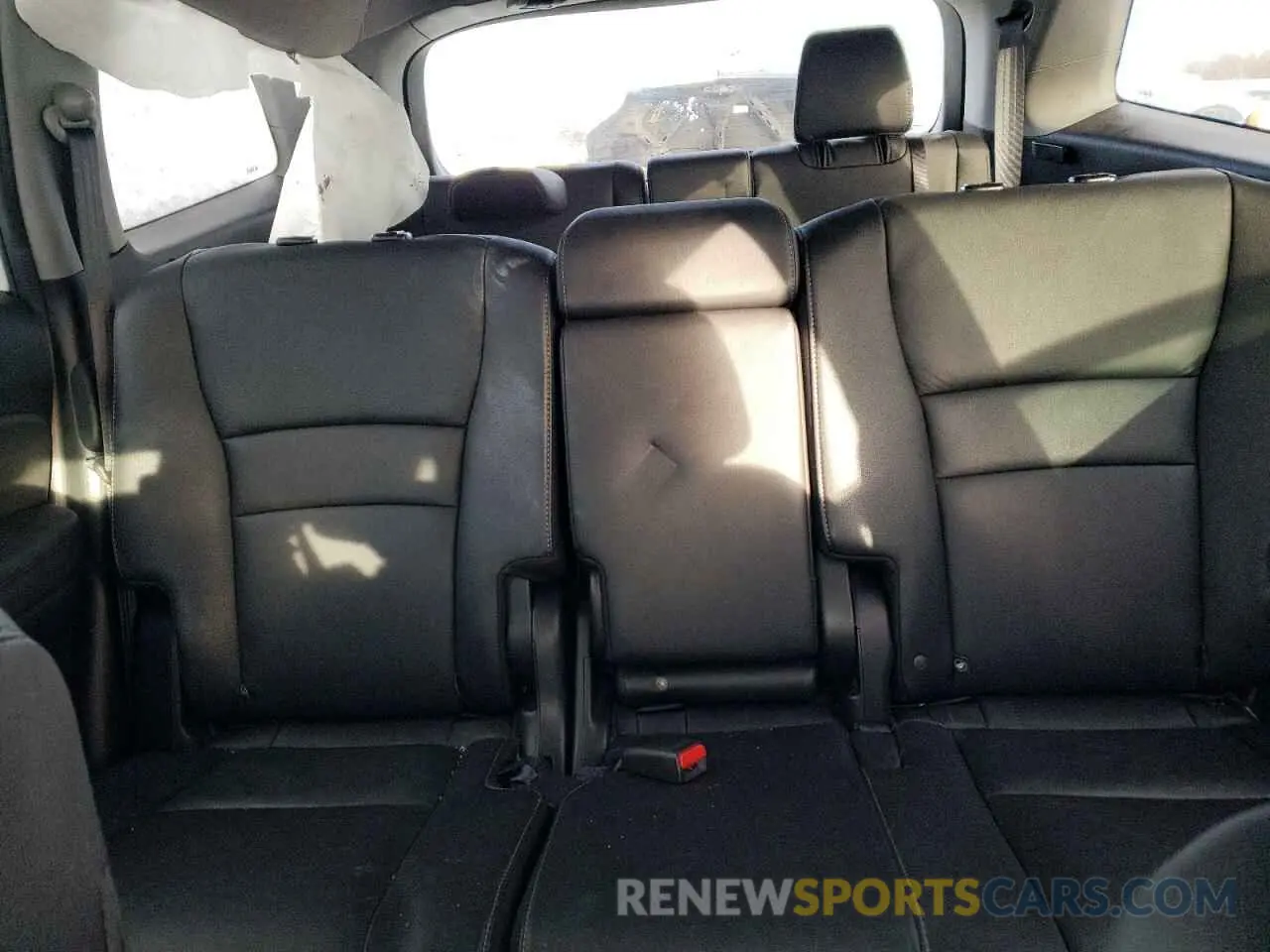 10 Photograph of a damaged car 5FNYF6H20NB055017 HONDA PILOT 2022