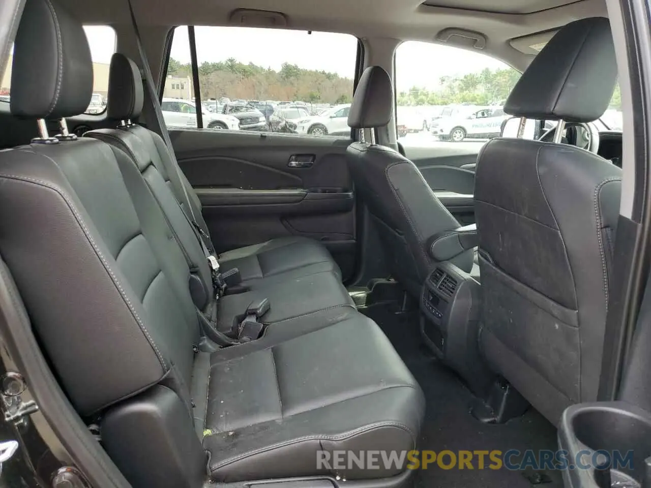 11 Photograph of a damaged car 5FNYF6H20NB066602 HONDA PILOT 2022
