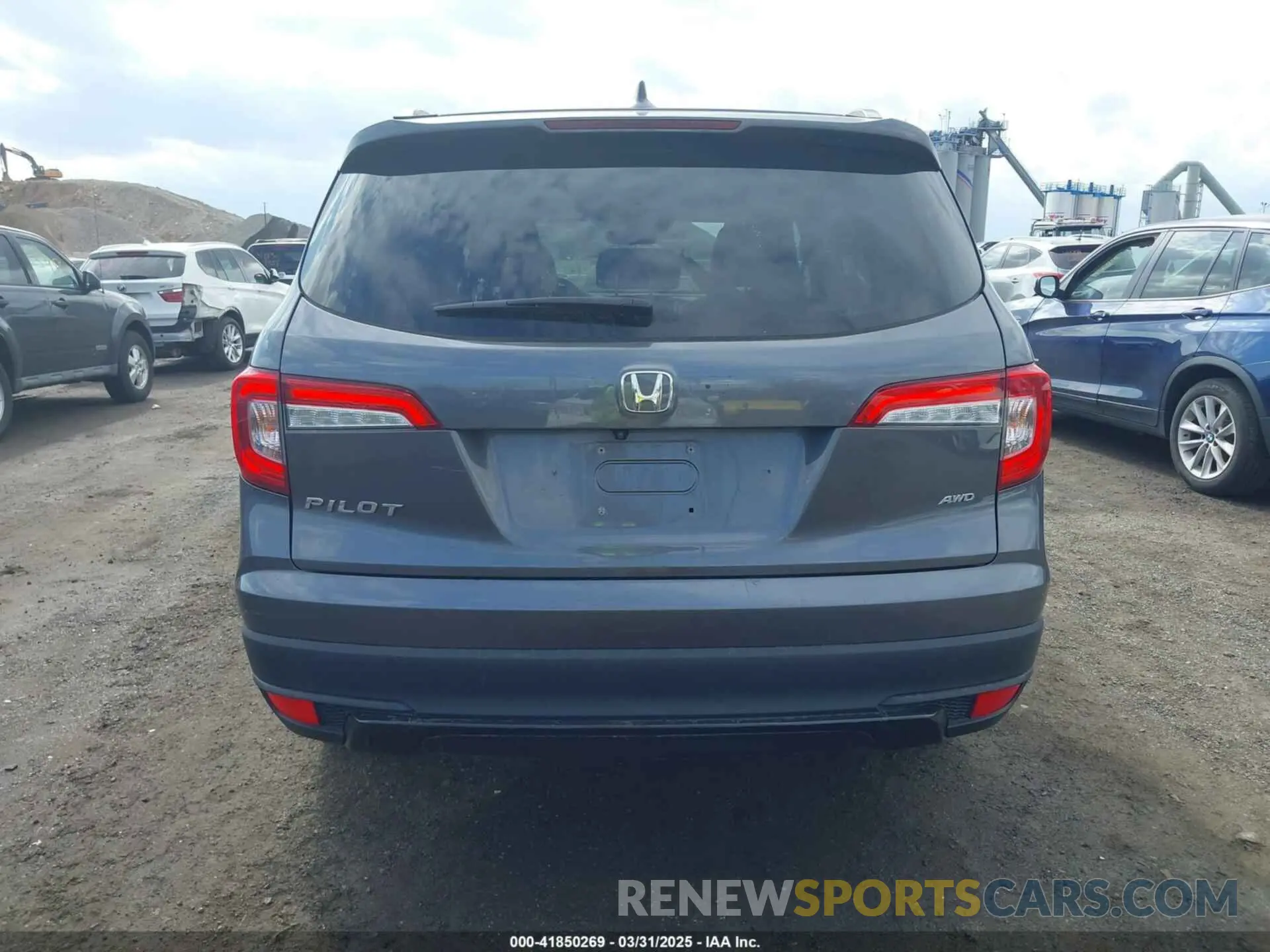 16 Photograph of a damaged car 5FNYF6H21NB053759 HONDA PILOT 2022