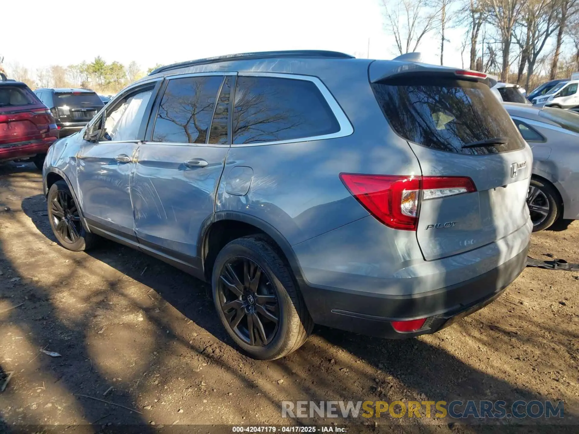 3 Photograph of a damaged car 5FNYF6H21NB089239 HONDA PILOT 2022