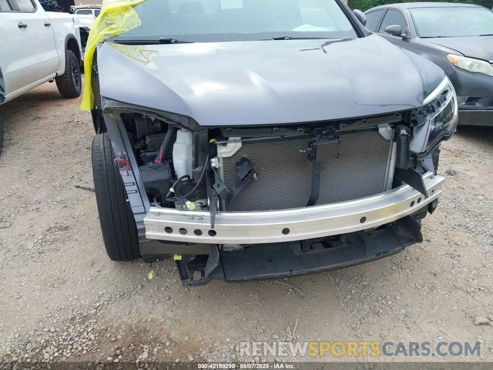 17 Photograph of a damaged car 5FNYF6H21NB096658 HONDA PILOT 2022