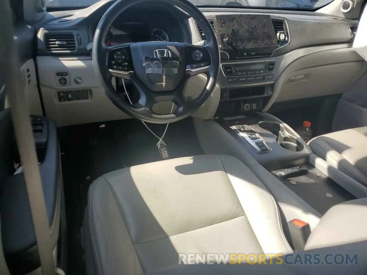 8 Photograph of a damaged car 5FNYF6H22NB044102 HONDA PILOT 2022
