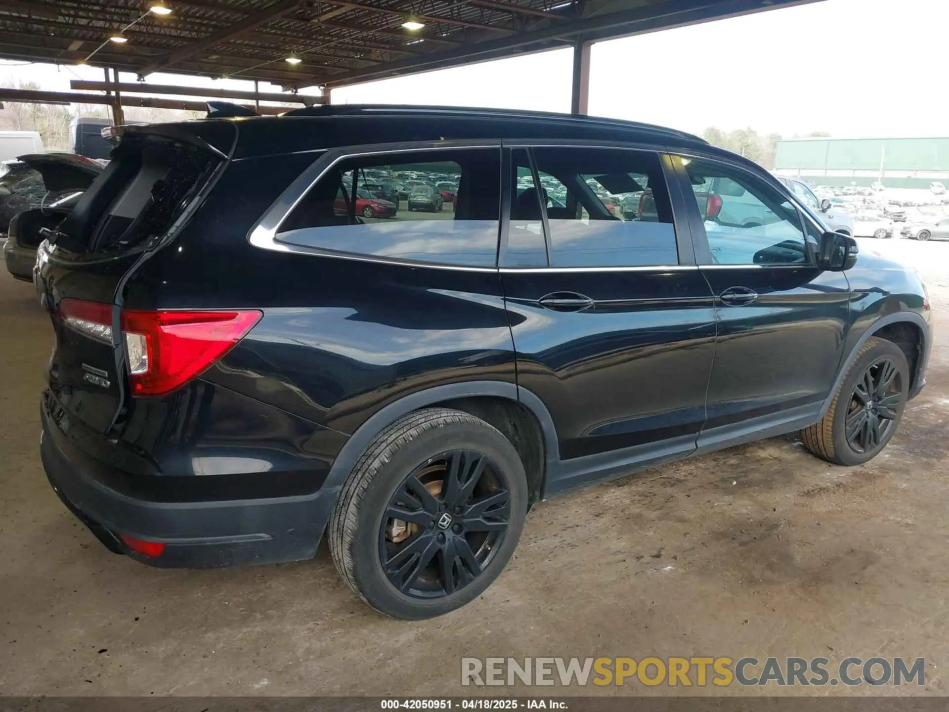 4 Photograph of a damaged car 5FNYF6H23NB050829 HONDA PILOT 2022
