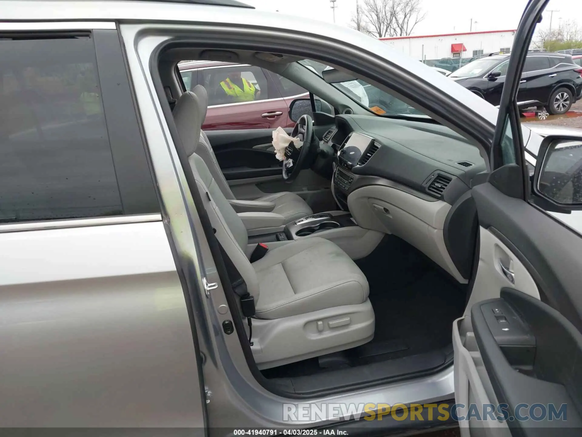 5 Photograph of a damaged car 5FNYF6H23NB066500 HONDA PILOT 2022
