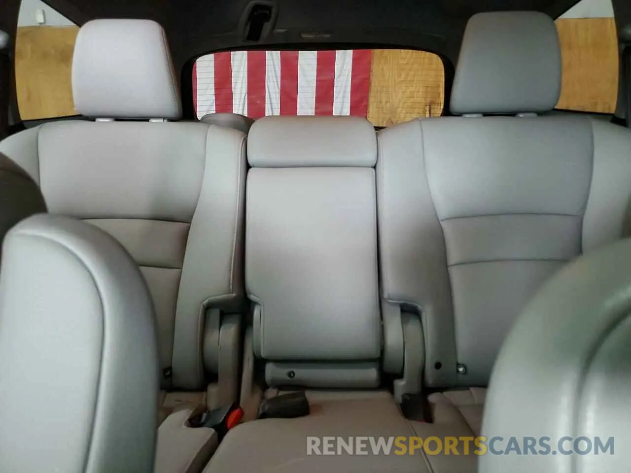 10 Photograph of a damaged car 5FNYF6H24NB010940 HONDA PILOT 2022
